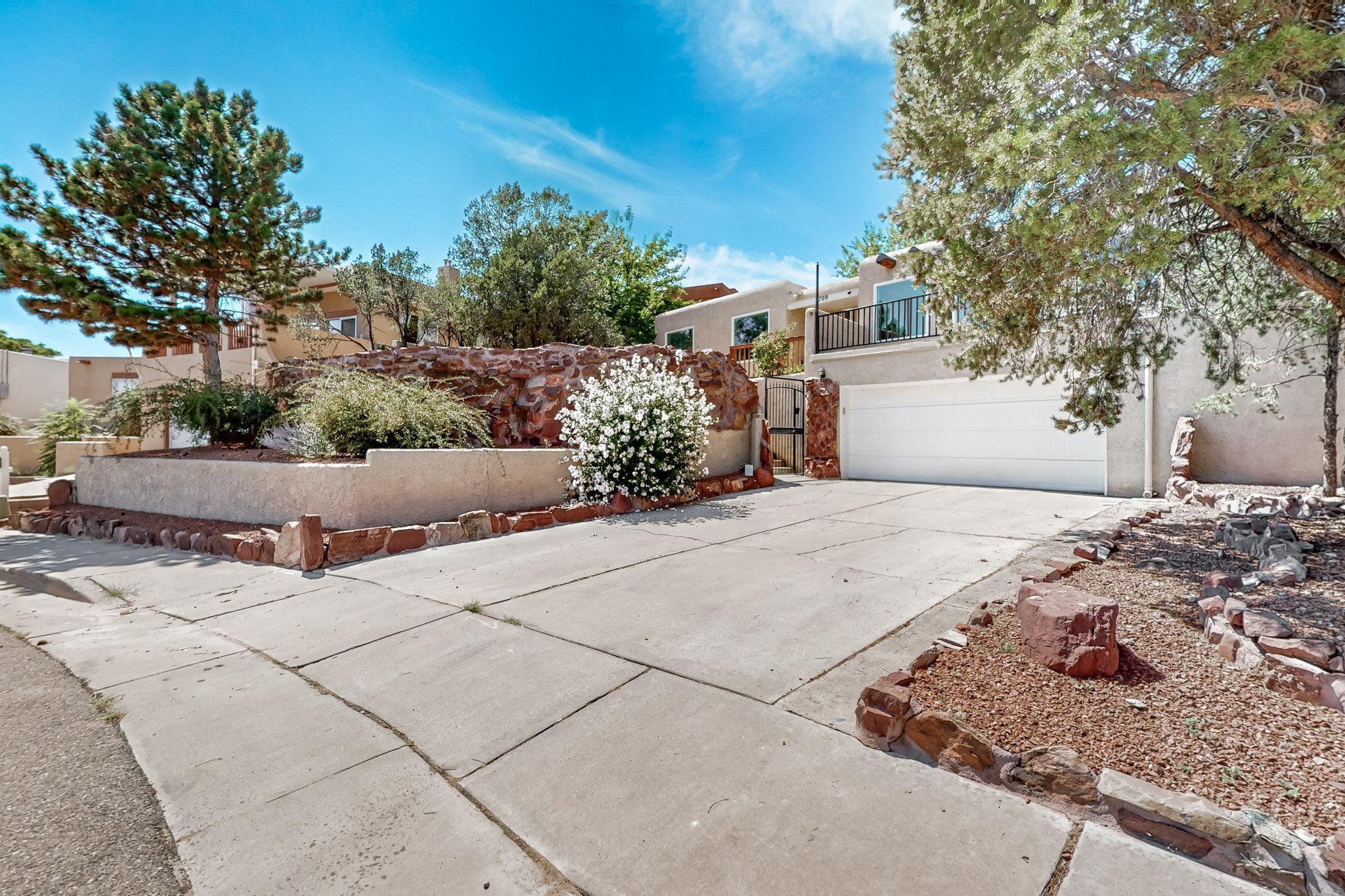 1709 BLUFFSIDE Drive NW