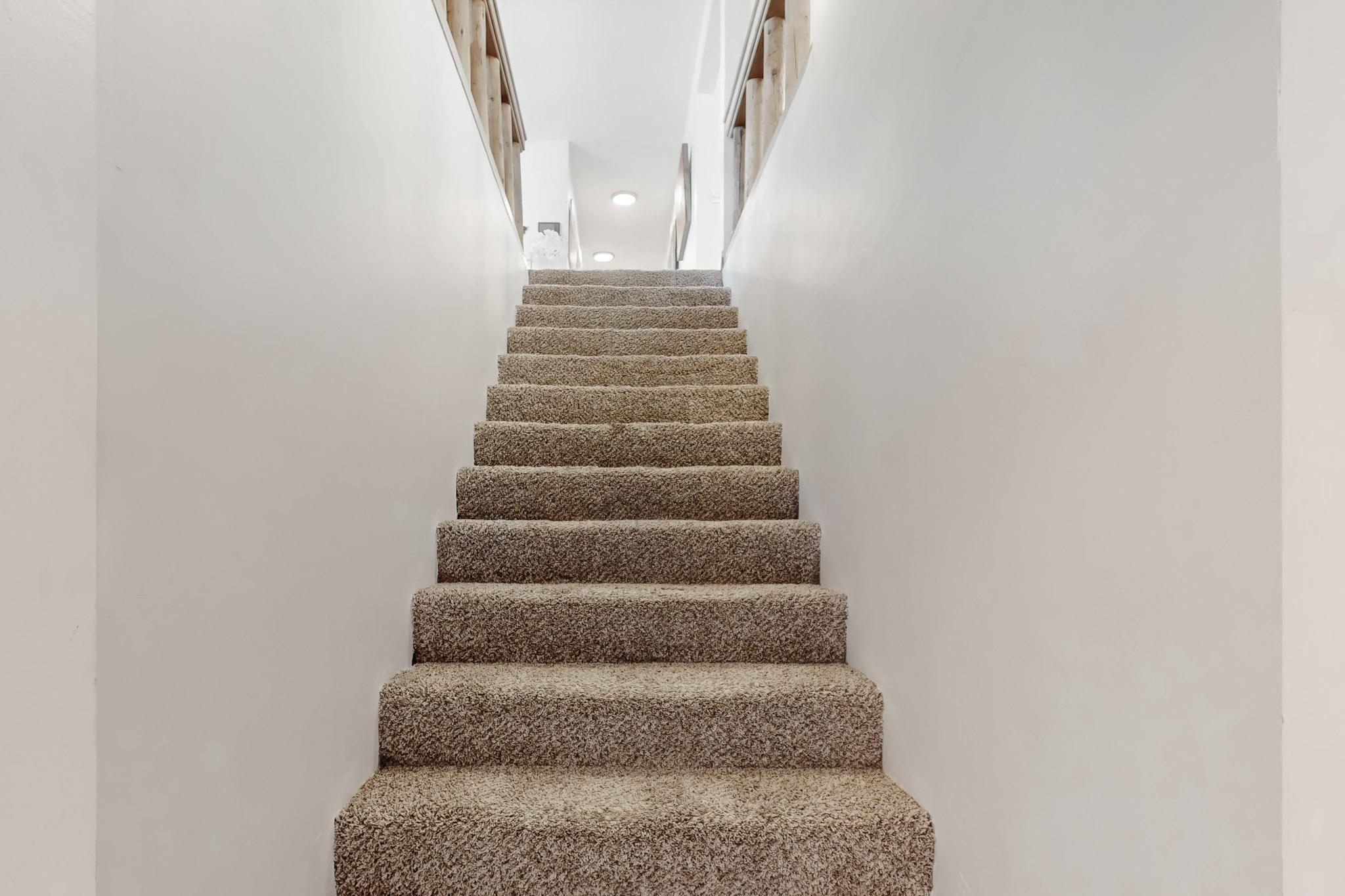 1709 BLUFFSIDE Drive NW