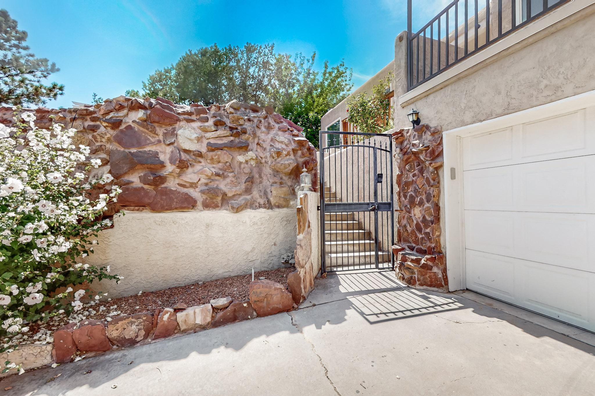 1709 BLUFFSIDE Drive NW