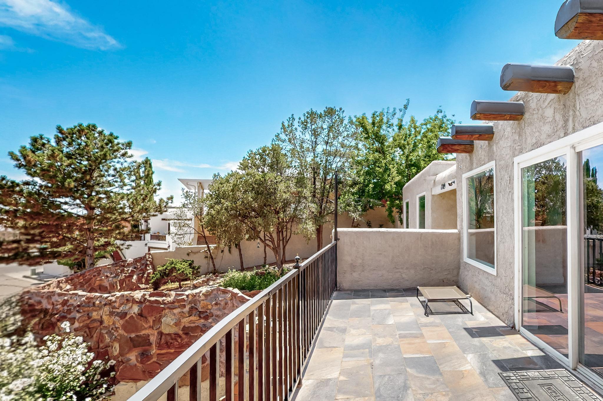 1709 BLUFFSIDE Drive NW