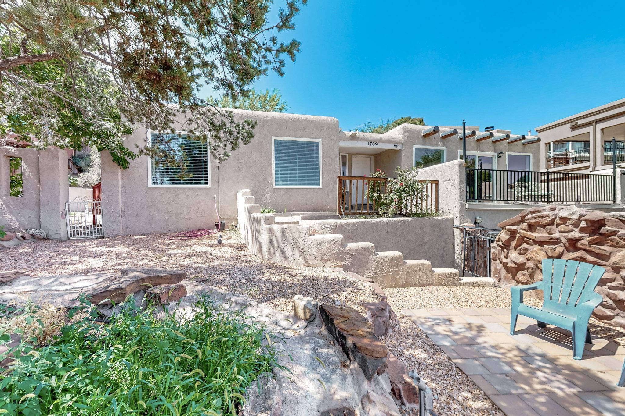 1709 BLUFFSIDE Drive NW