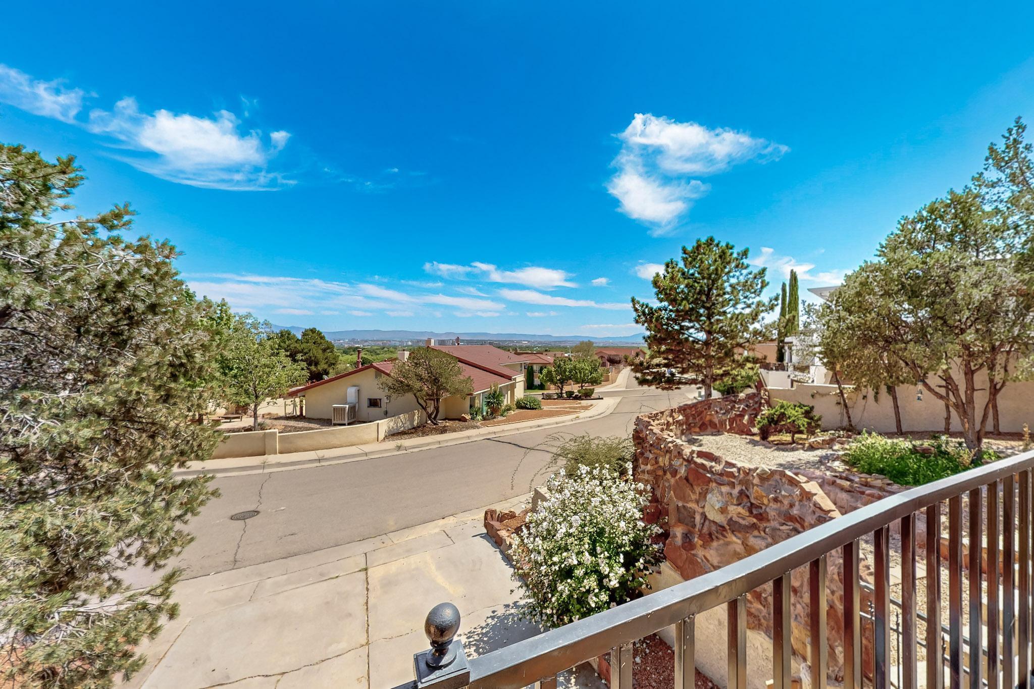 1709 BLUFFSIDE Drive NW