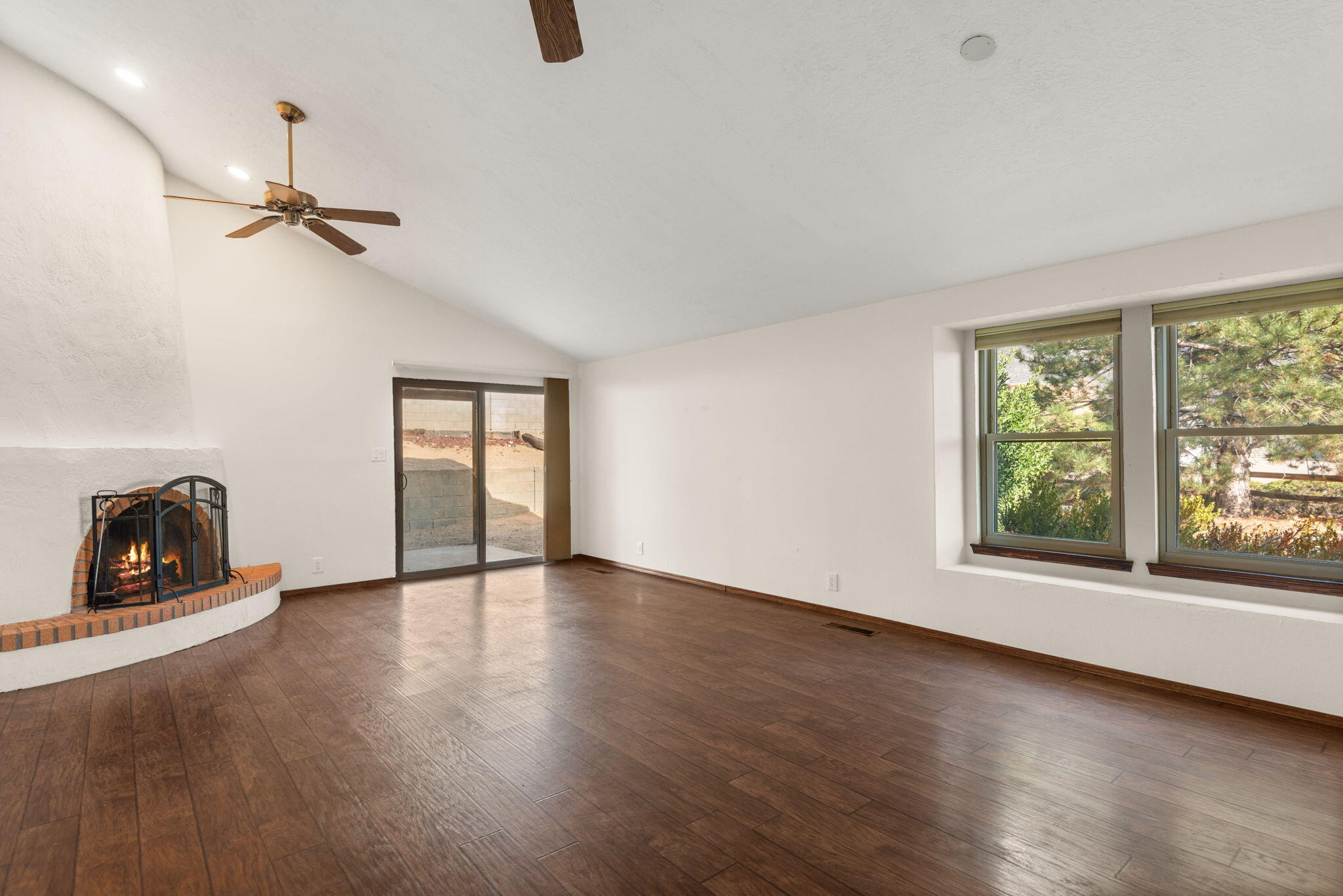 5200 VISTA BONITA NE