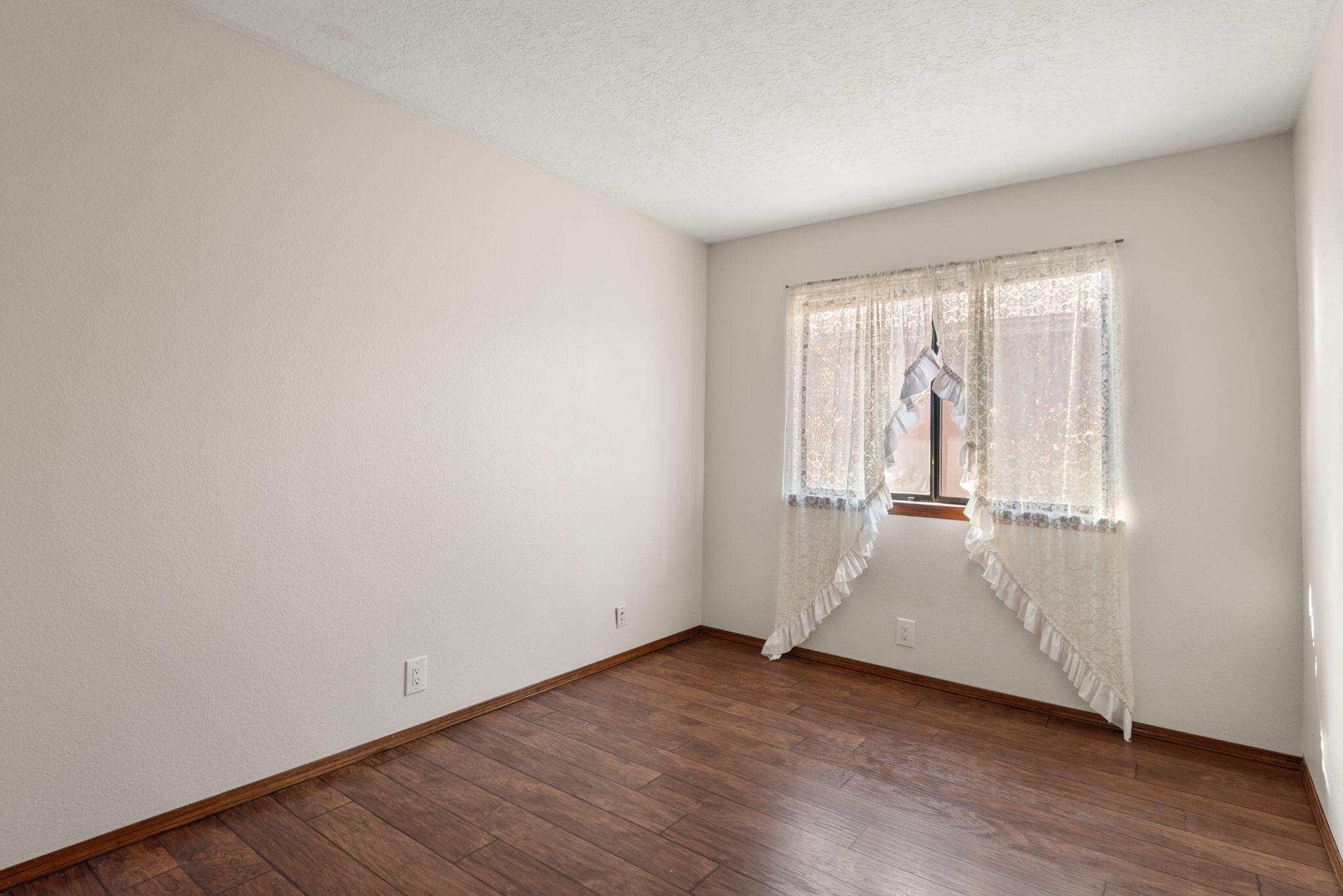 5200 VISTA BONITA NE