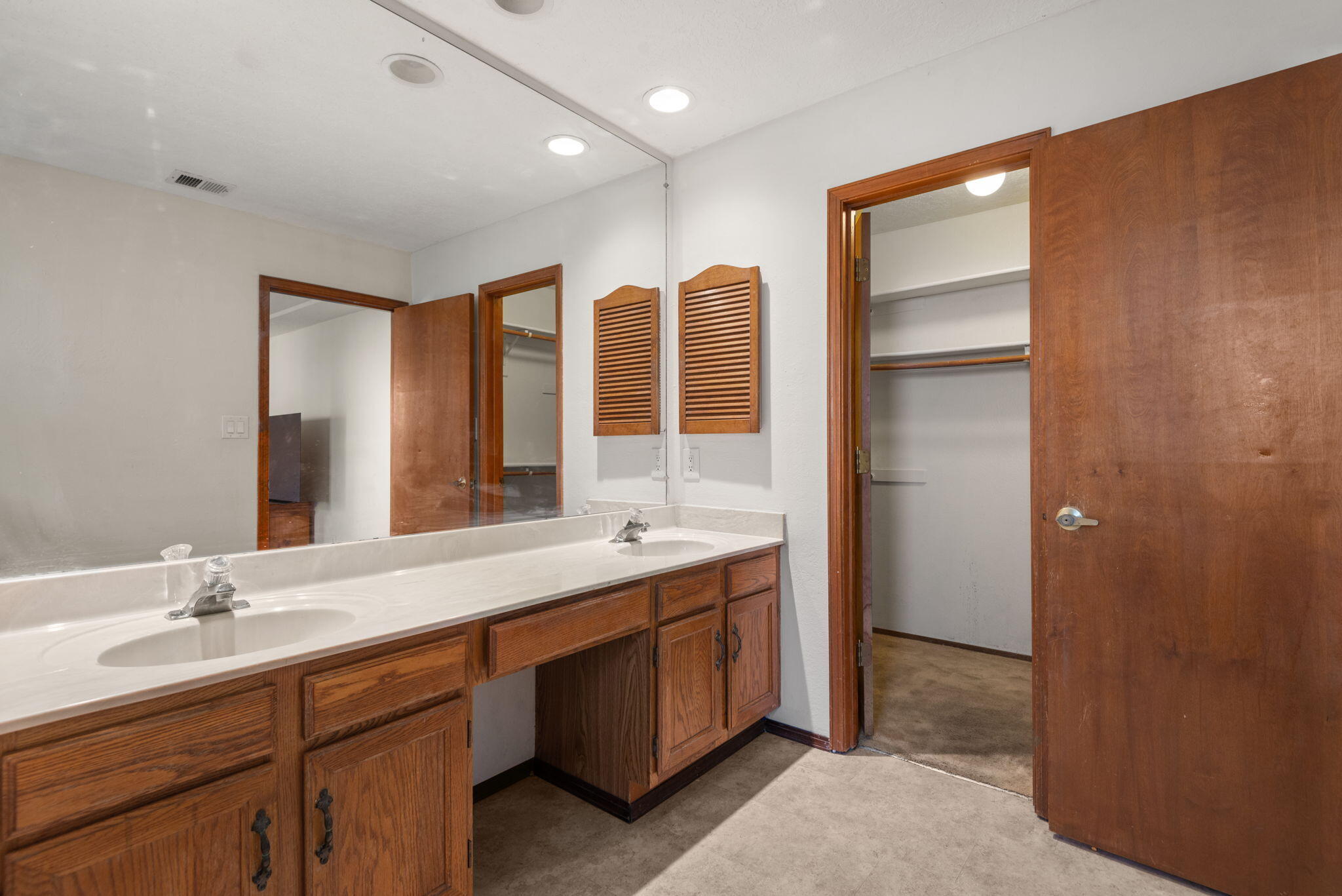 5200 VISTA BONITA NE