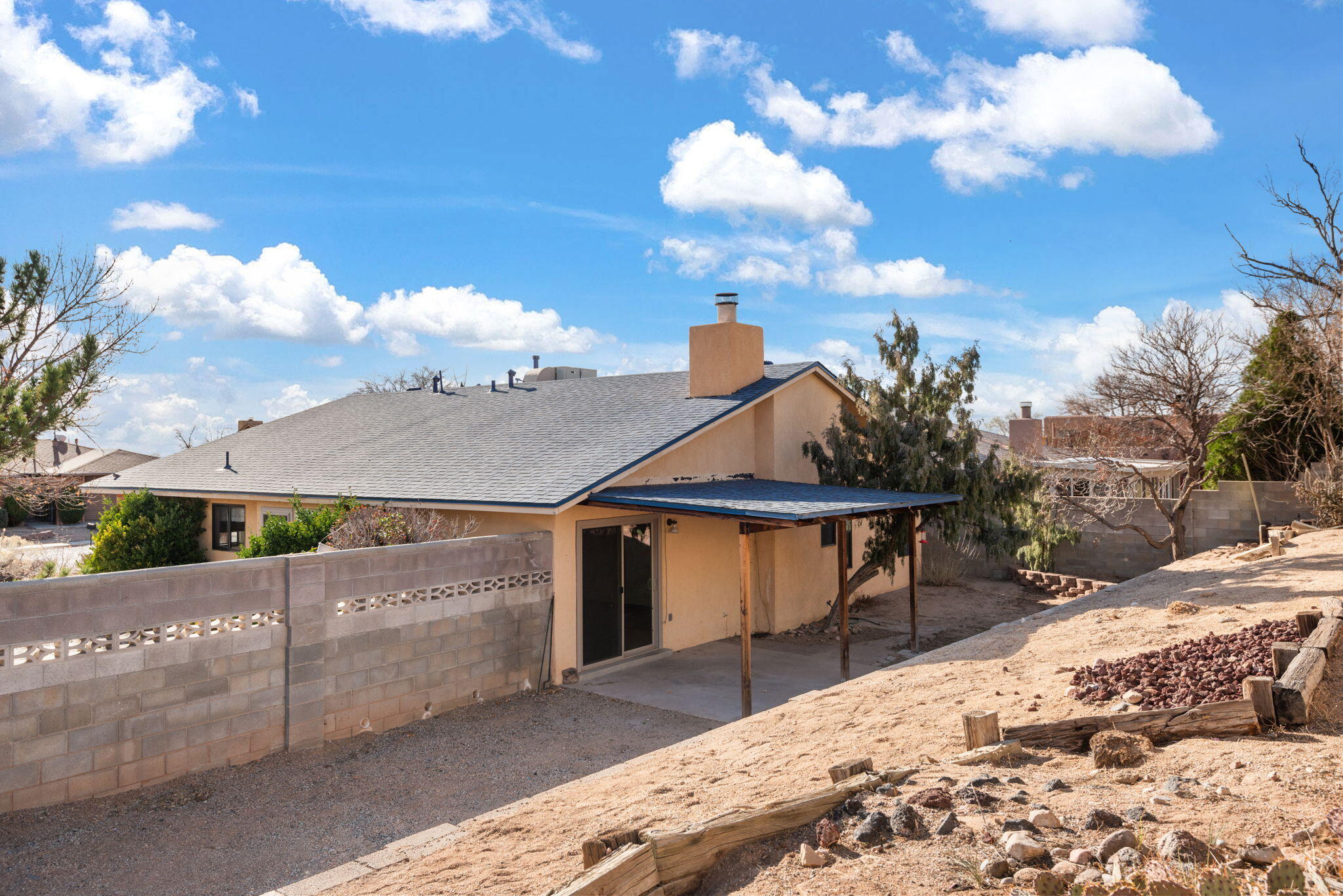 5200 VISTA BONITA NE