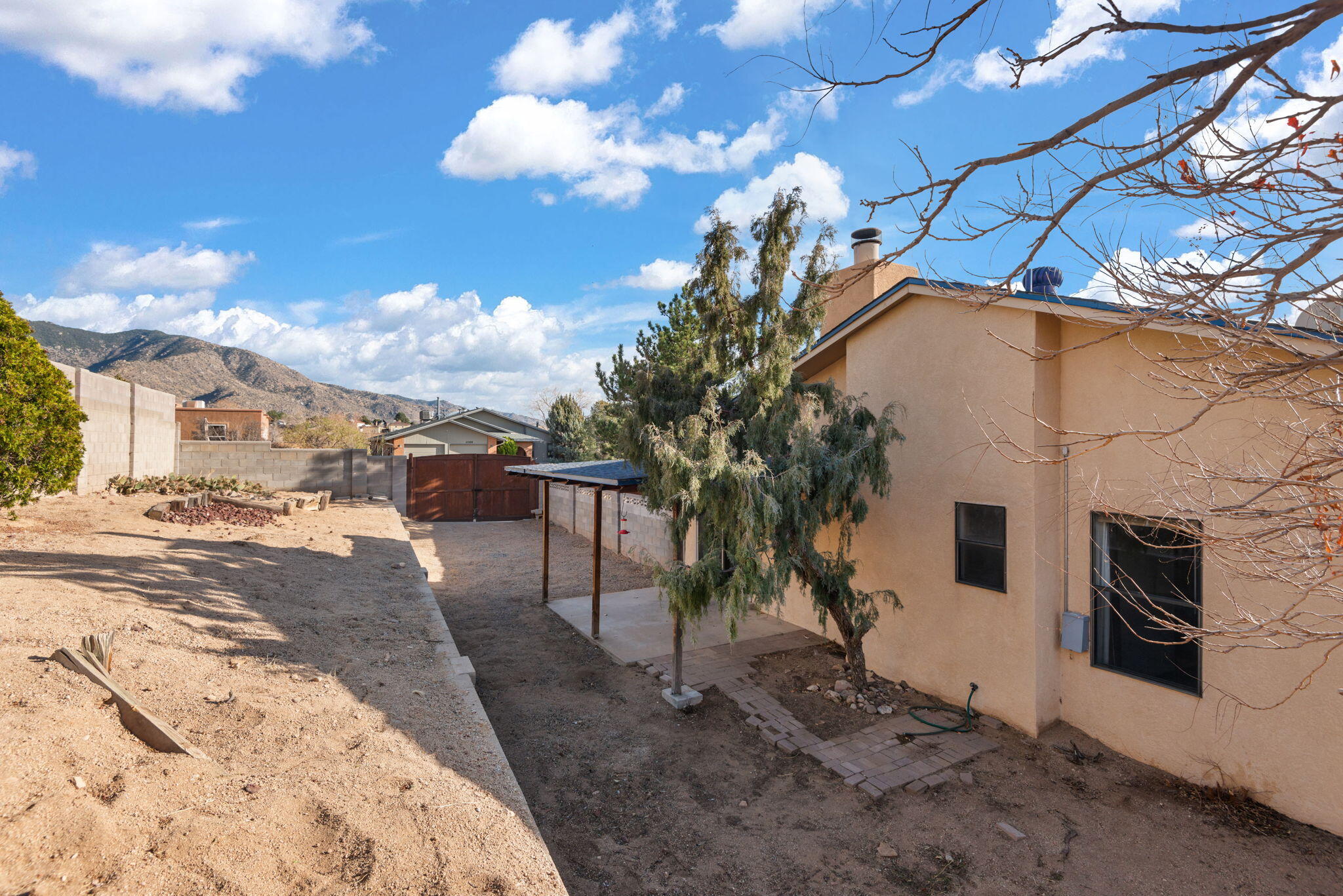 5200 VISTA BONITA NE