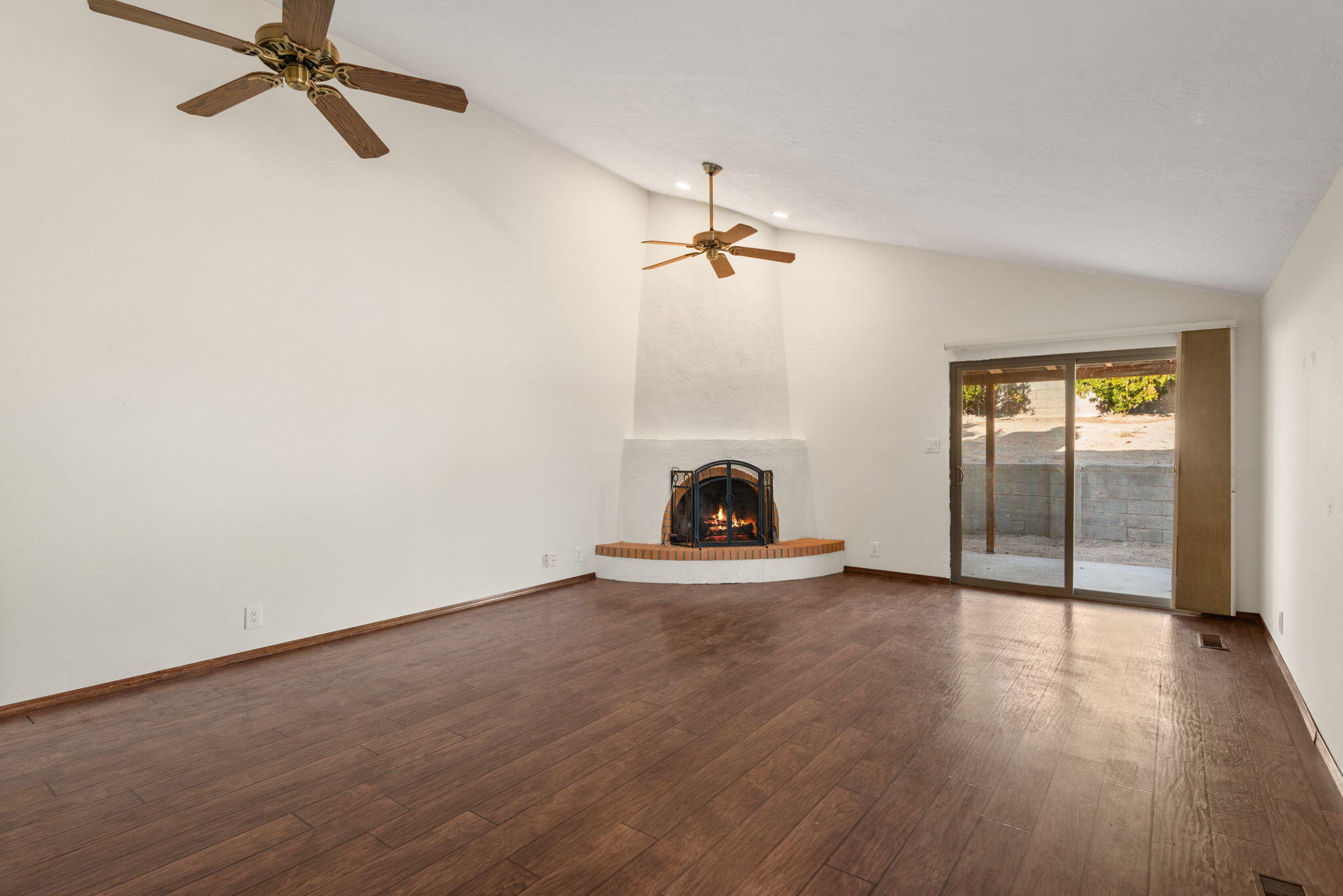 5200 VISTA BONITA NE