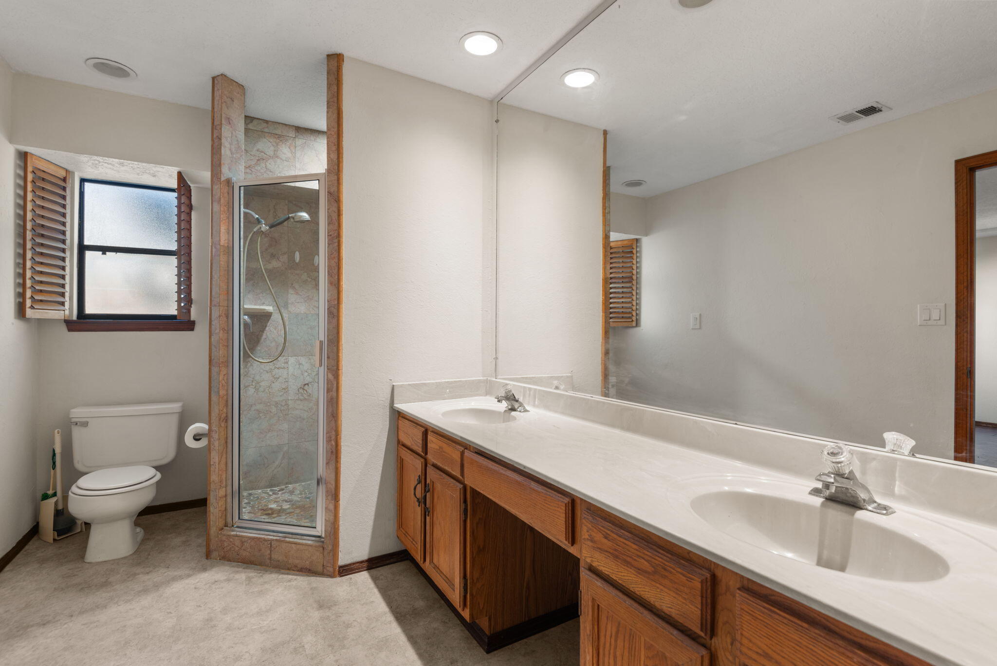 5200 VISTA BONITA NE