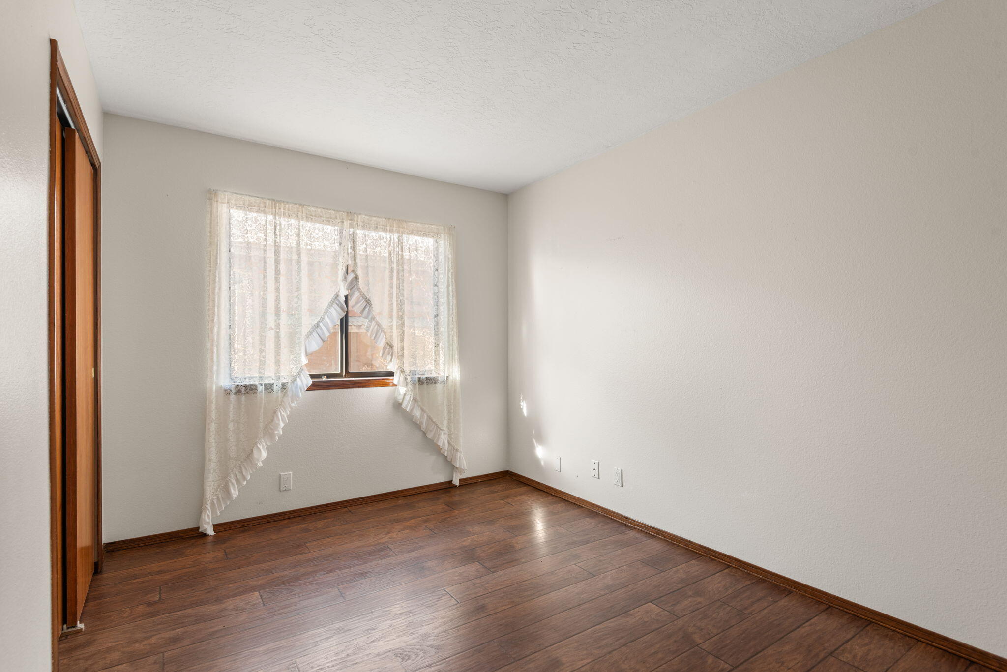 5200 VISTA BONITA NE