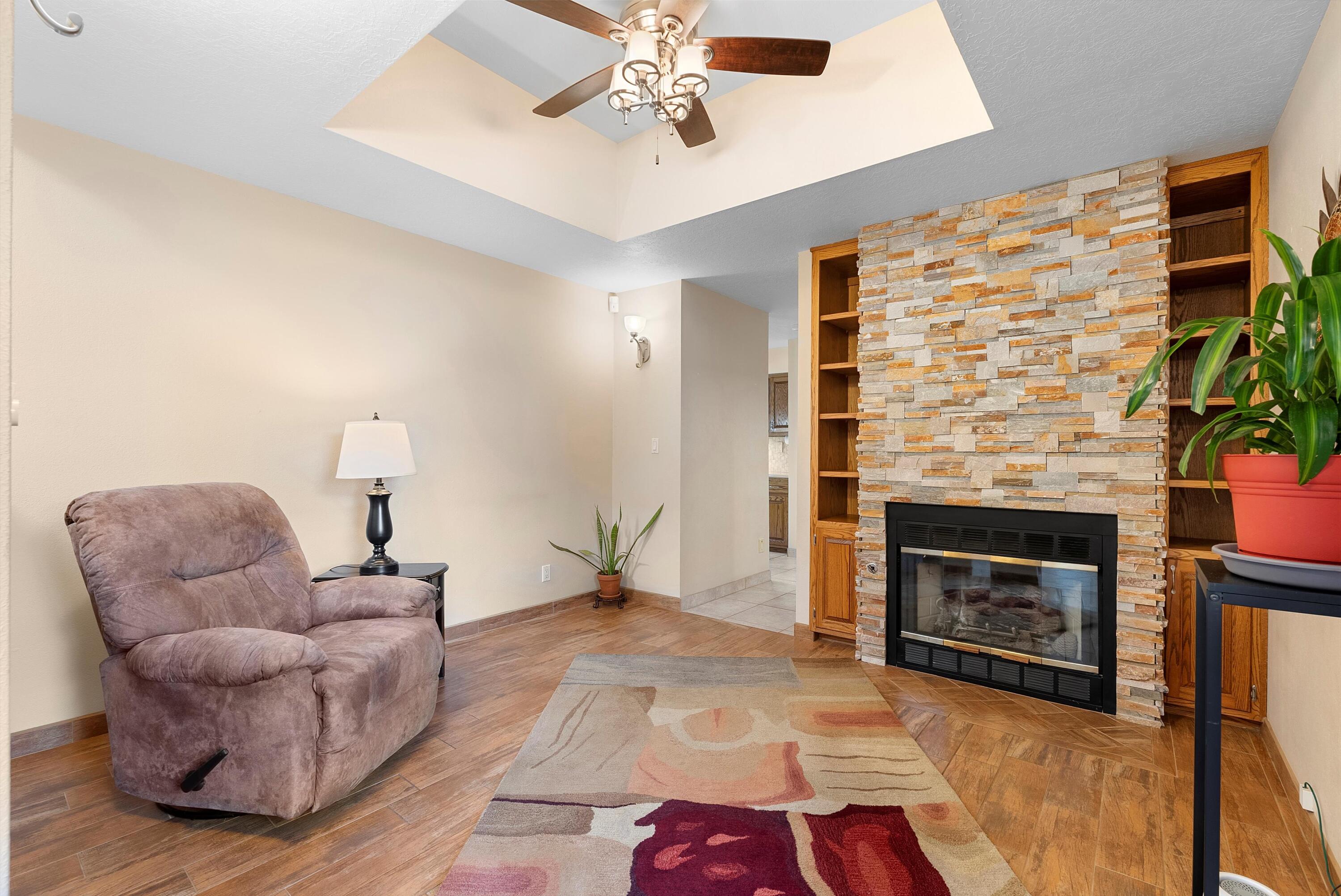 9121 DEMPSEY Drive NE