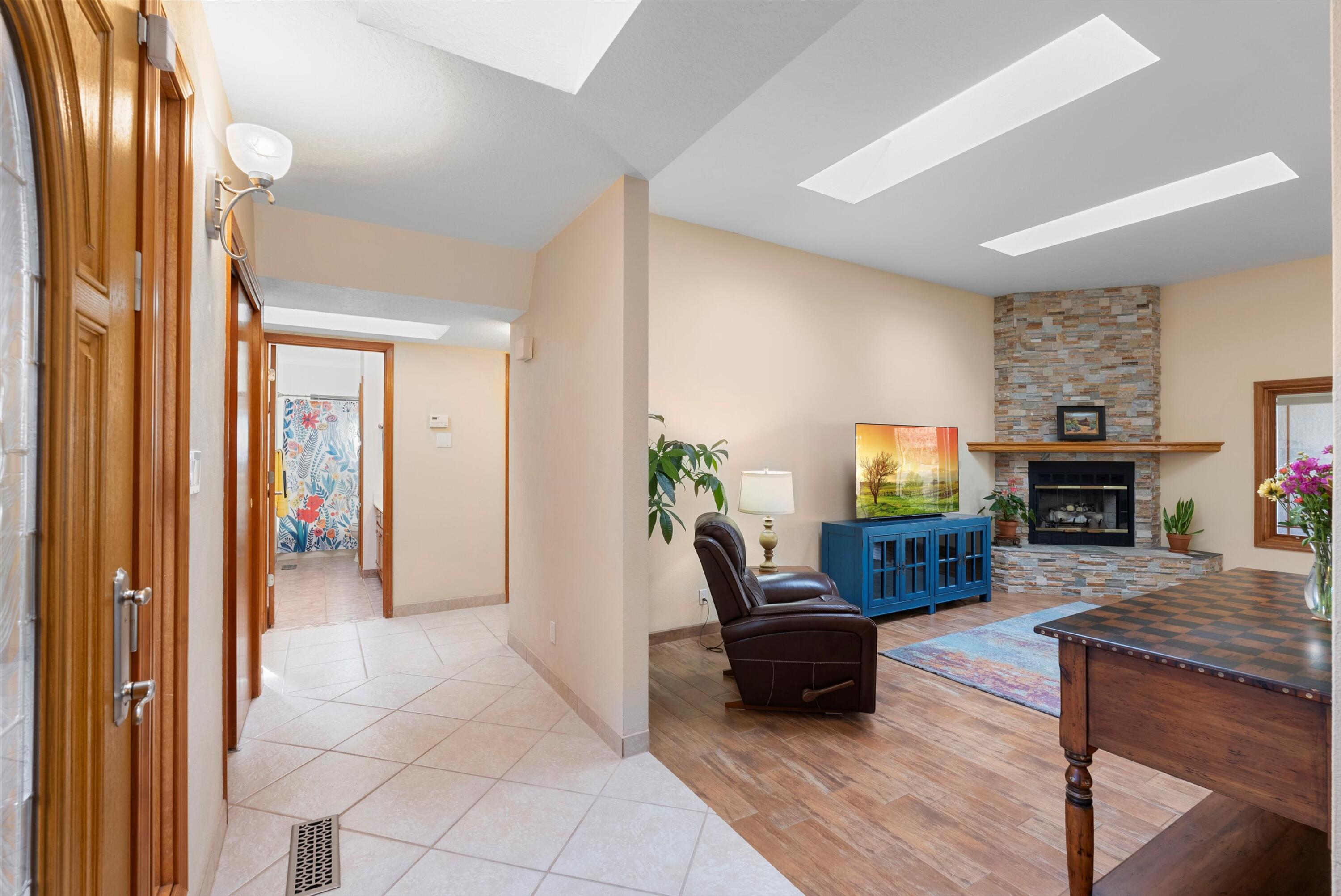 9121 DEMPSEY Drive NE