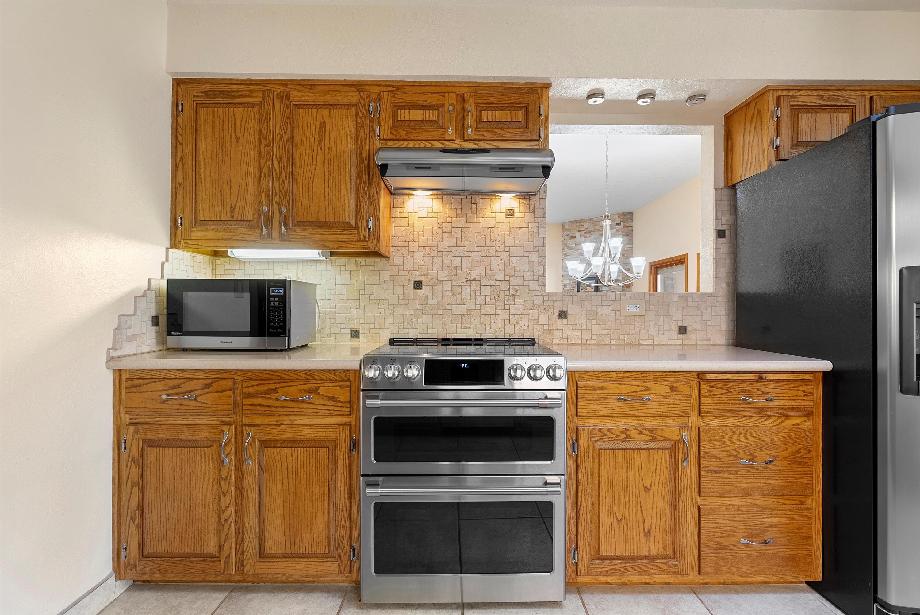 9121 DEMPSEY Drive NE