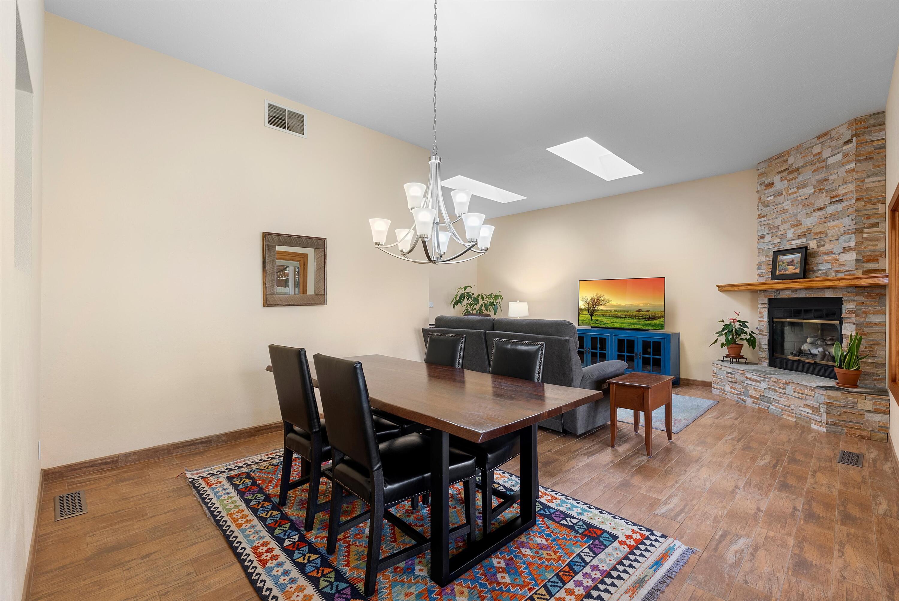 9121 DEMPSEY Drive NE