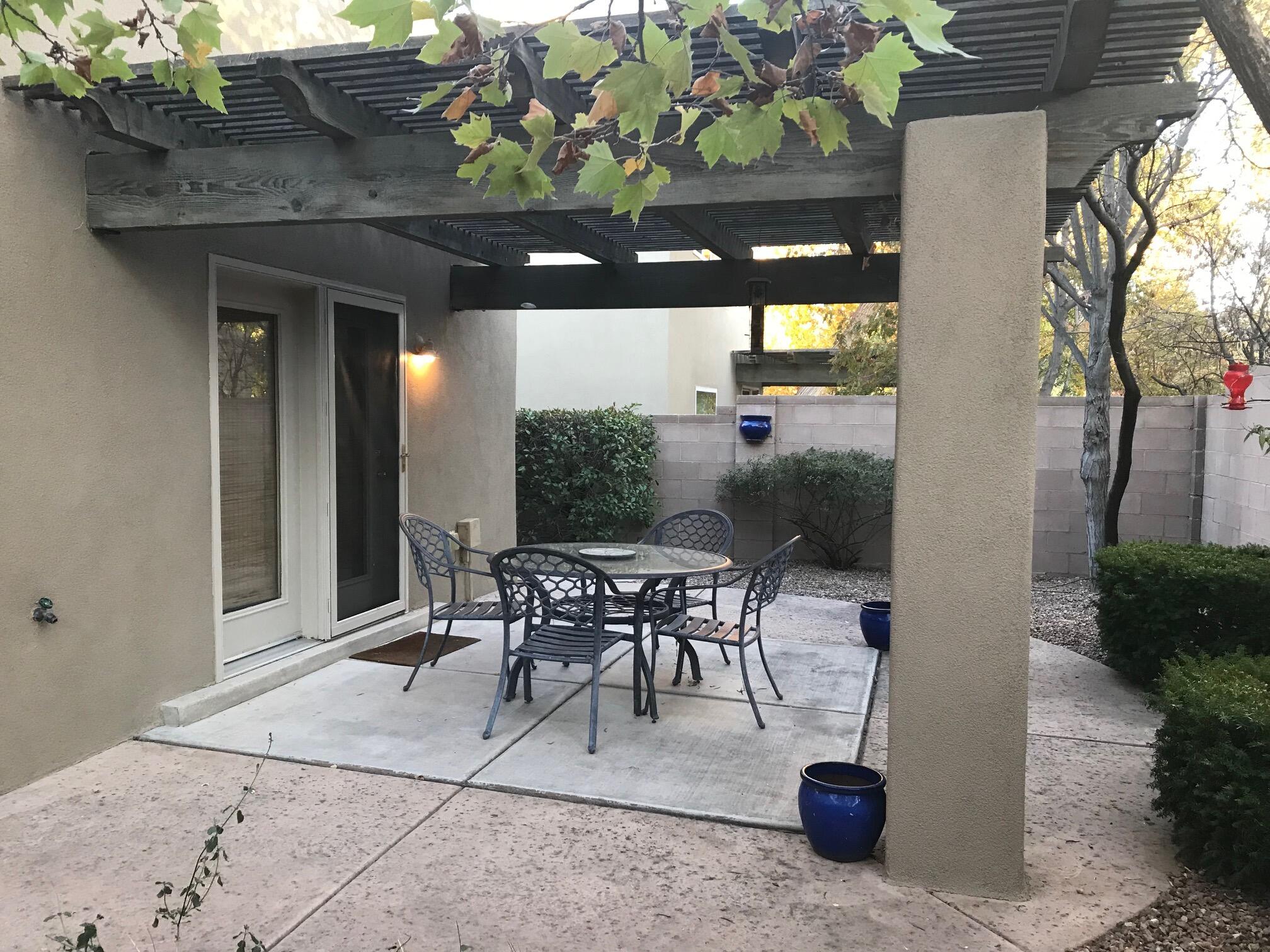 3504 SETARIA Road NW