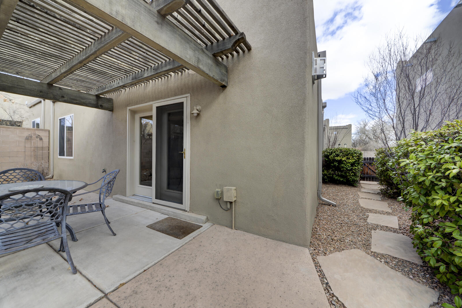 3504 SETARIA Road NW