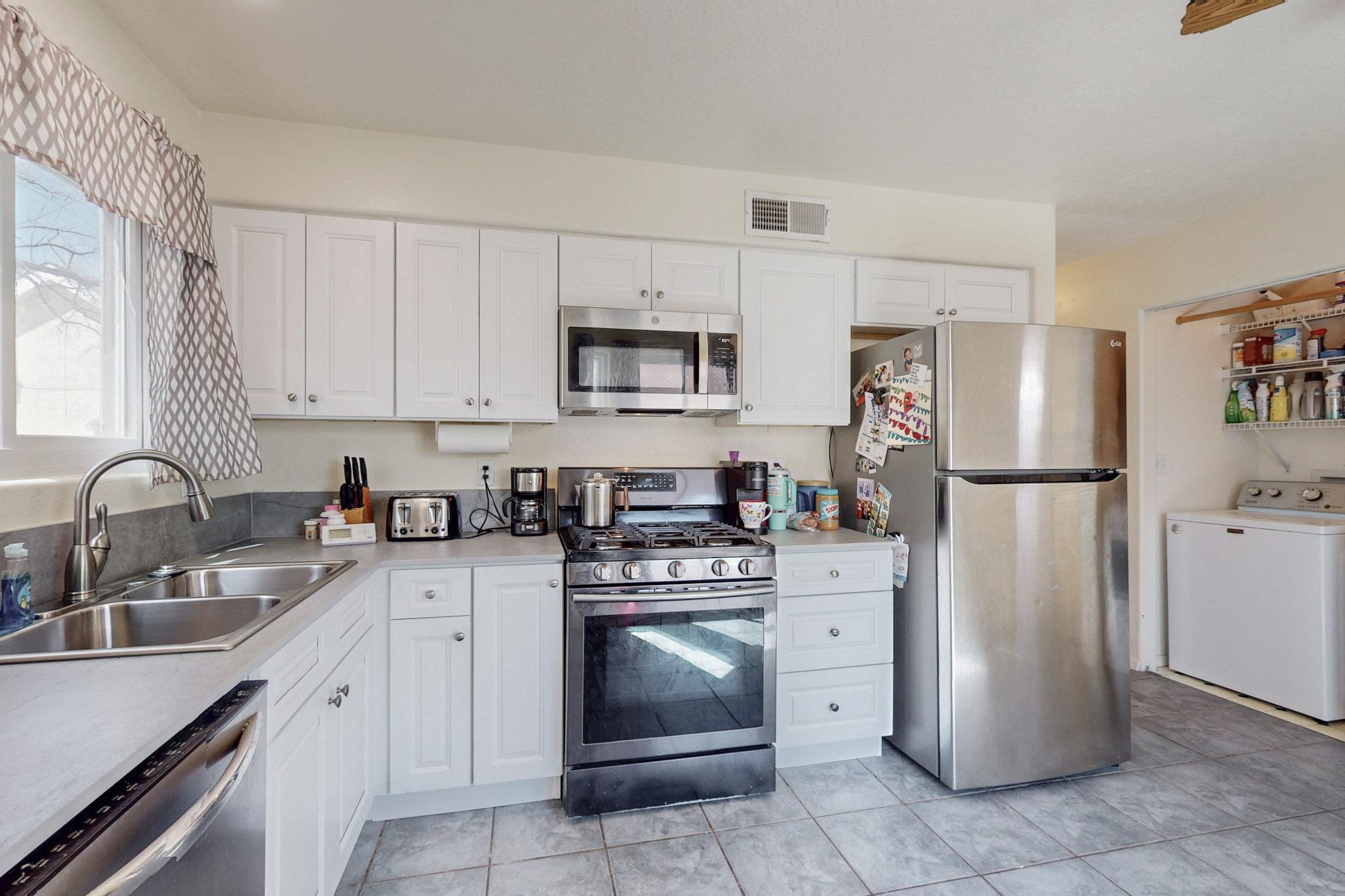 1601 AVENIDA DE PAZ NW