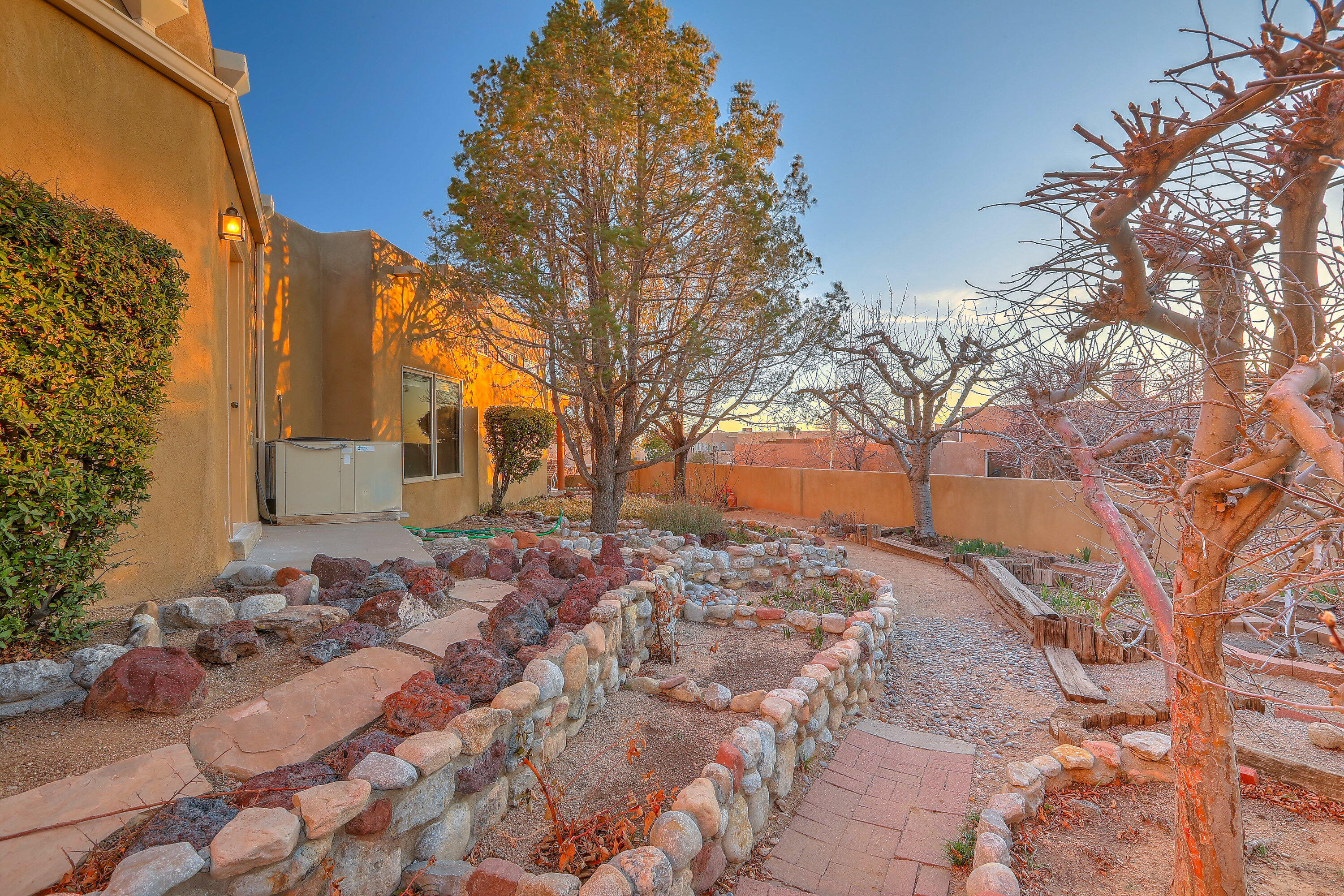 7723 CEDAR CANYON Court NE