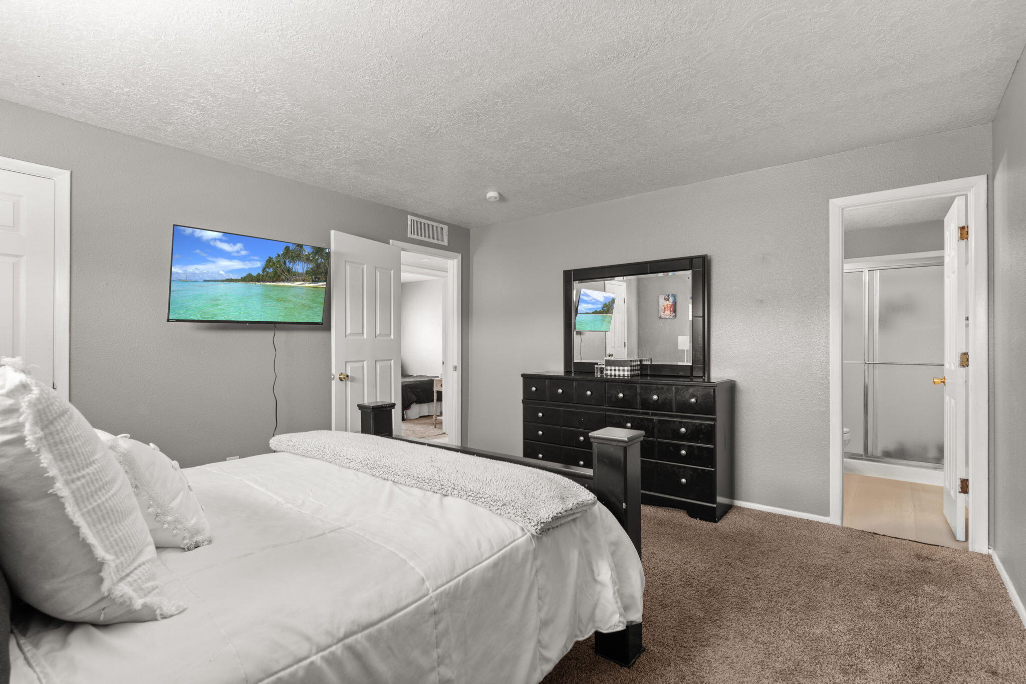 9728 WESTBOUND Avenue SW