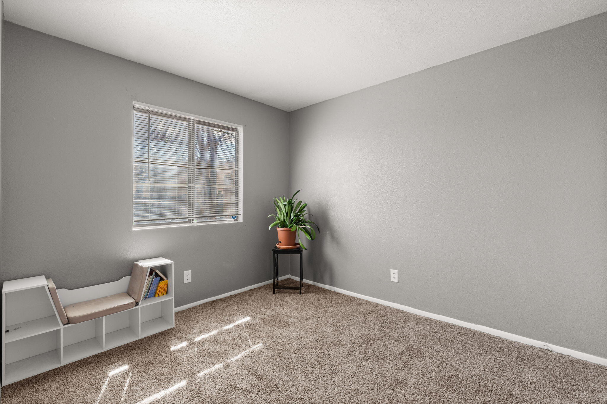 9728 WESTBOUND Avenue SW