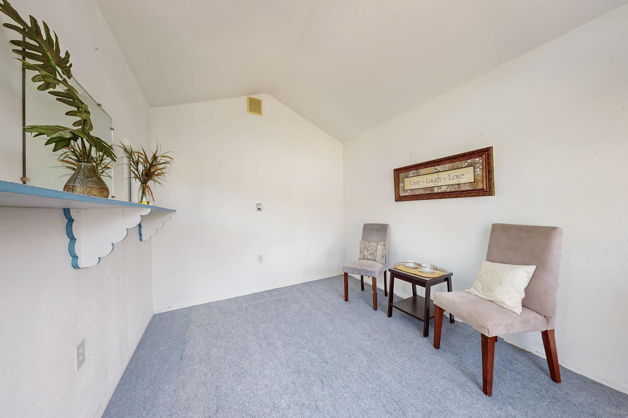 6704 ARROYO DEL OSO Avenue NE