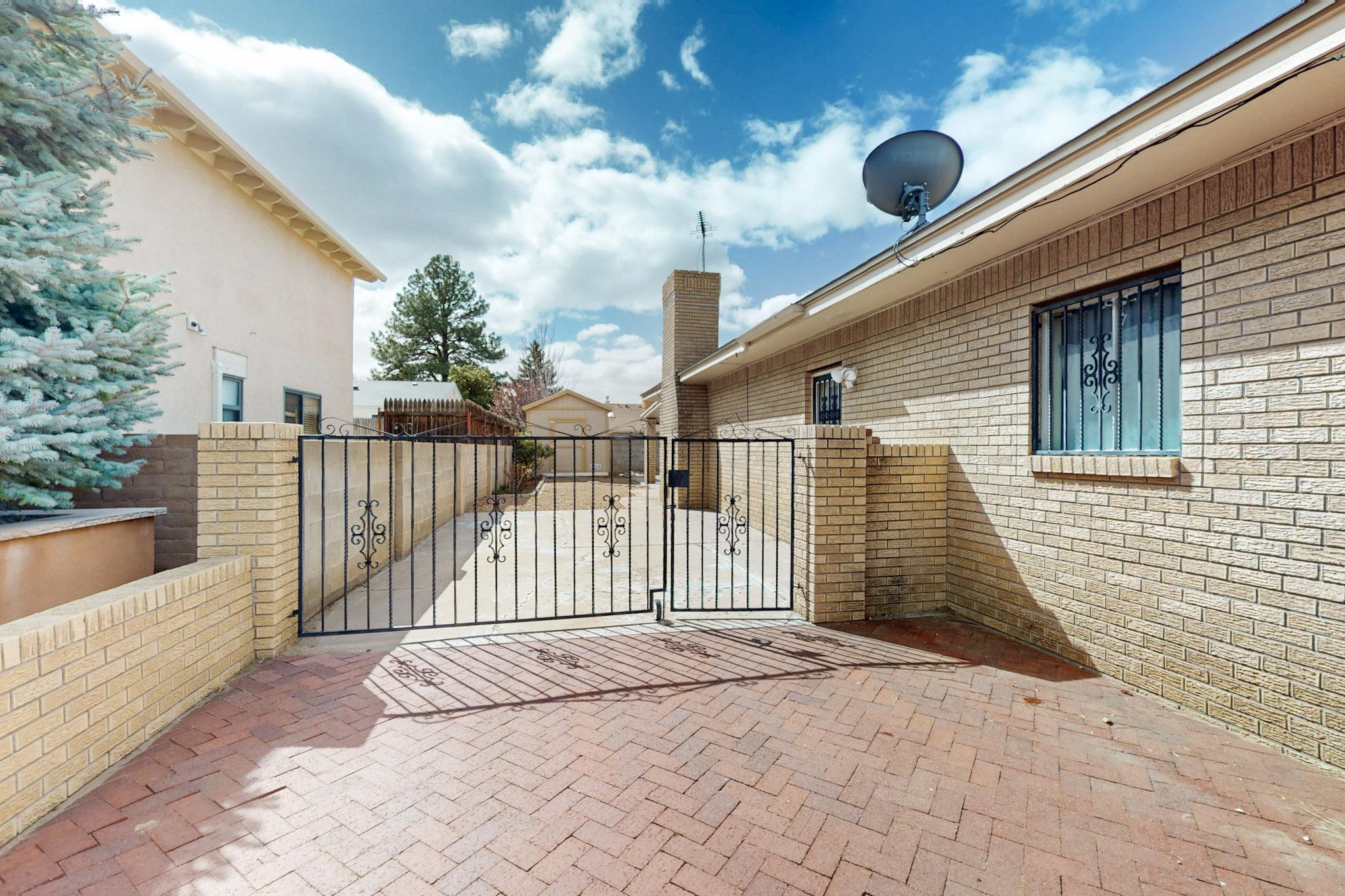 6704 ARROYO DEL OSO Avenue NE