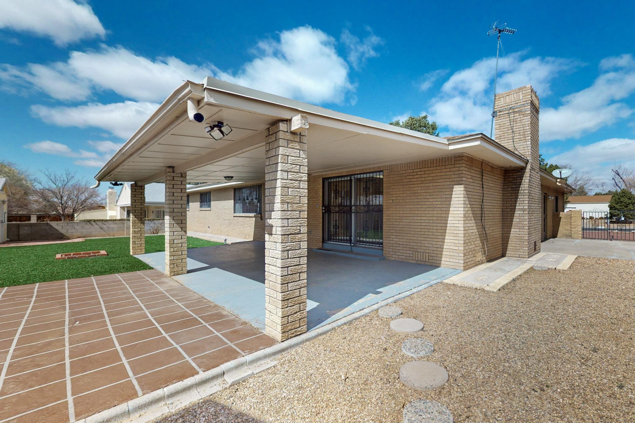 6704 ARROYO DEL OSO Avenue NE