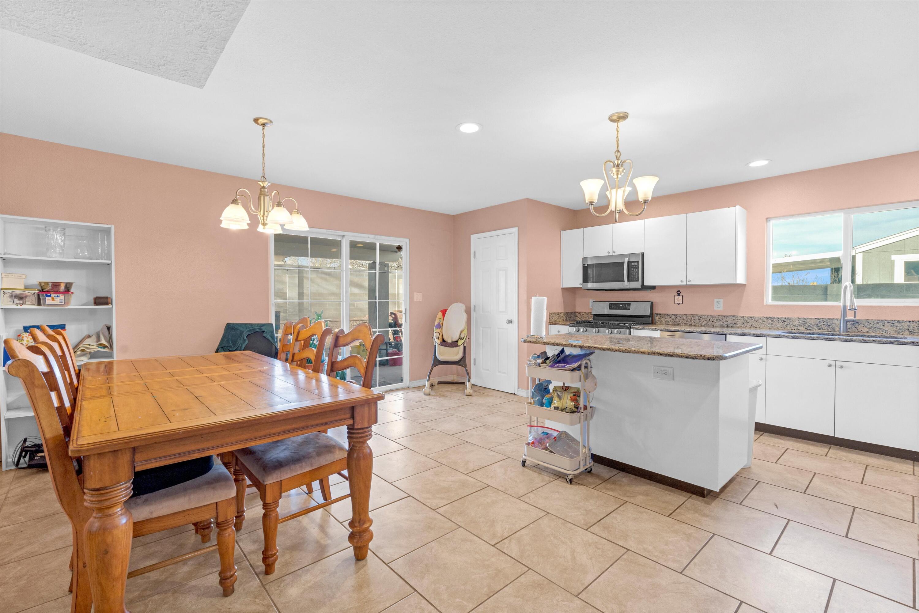 248 QUIXOTE Drive SE