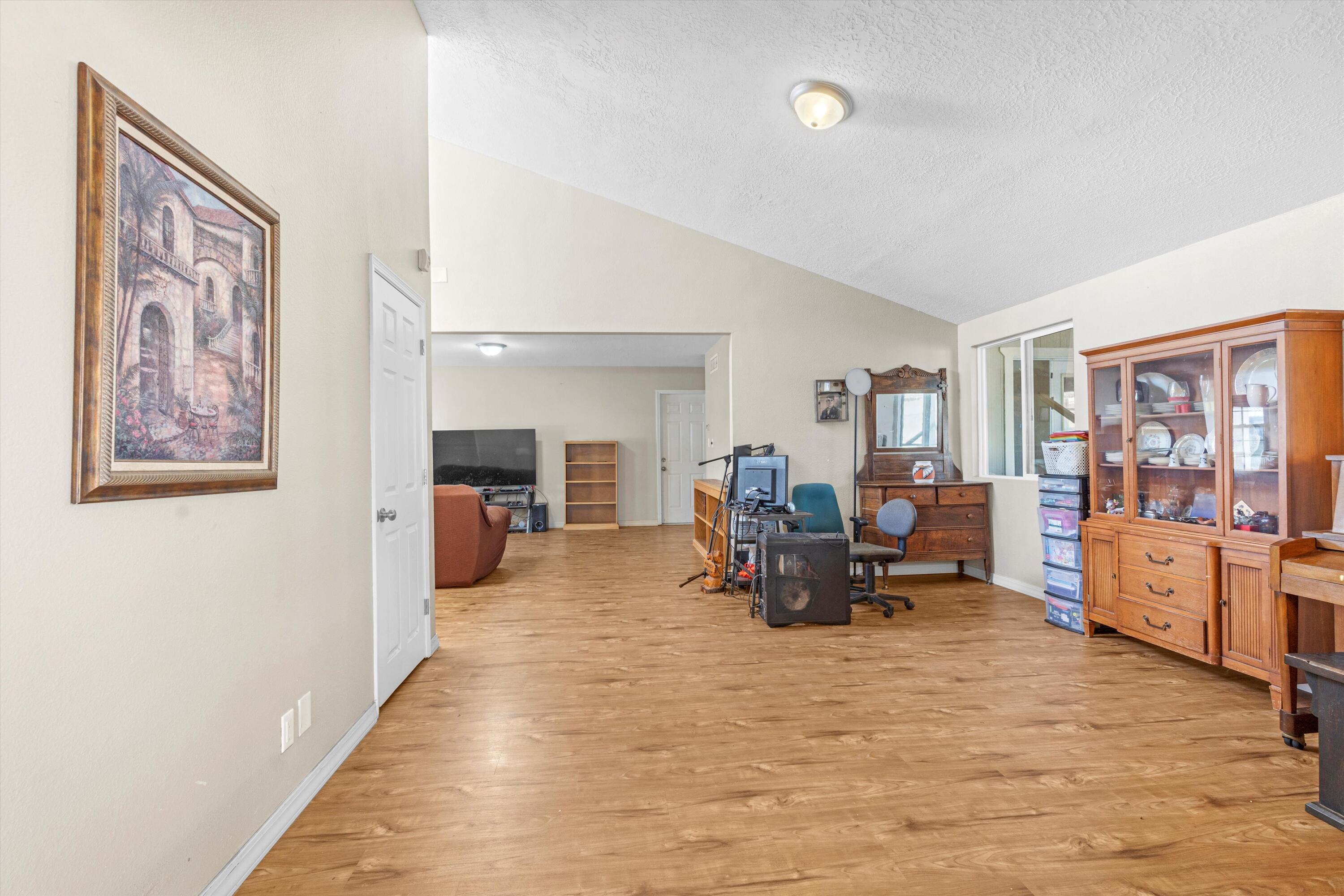 248 QUIXOTE Drive SE
