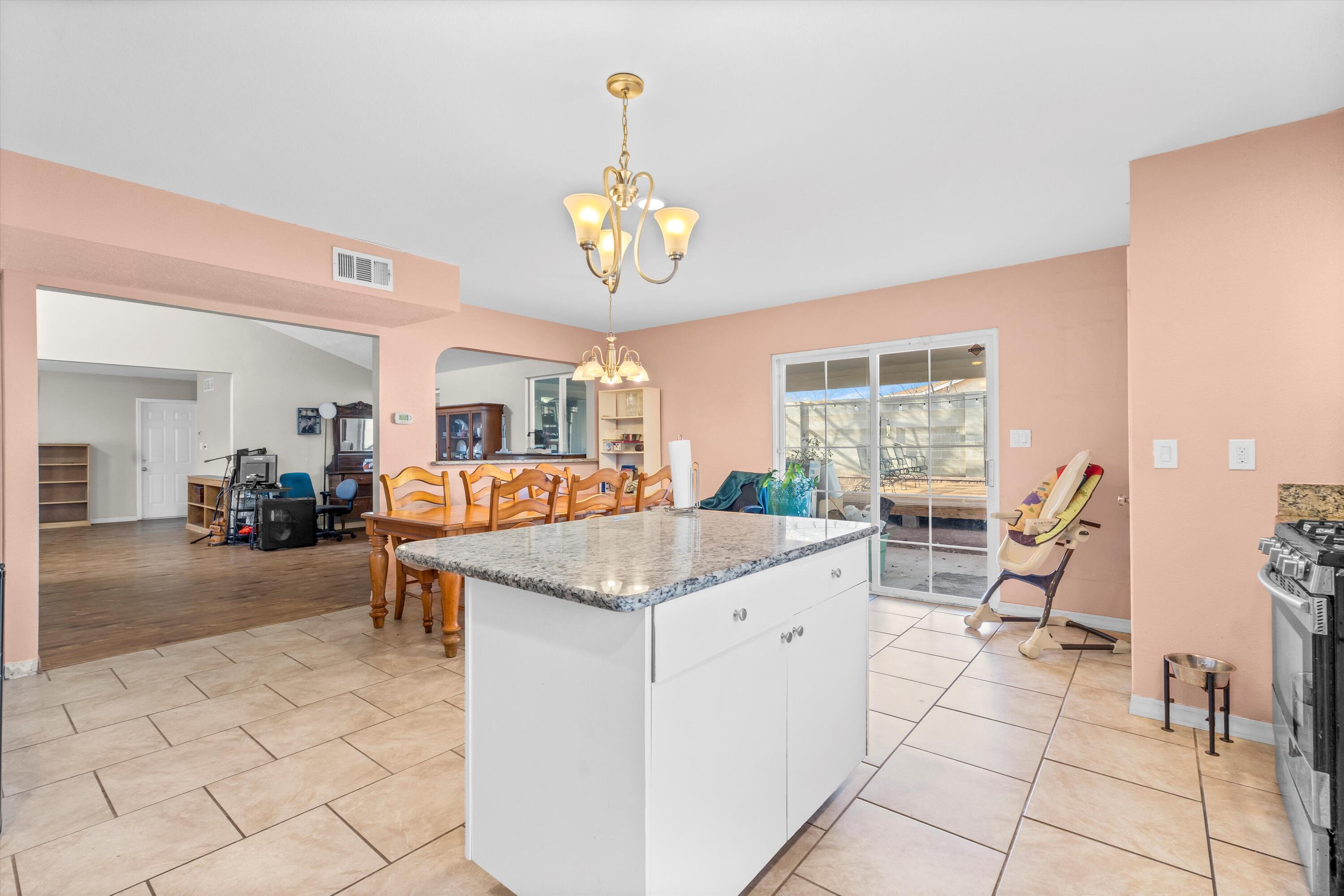 248 QUIXOTE Drive SE
