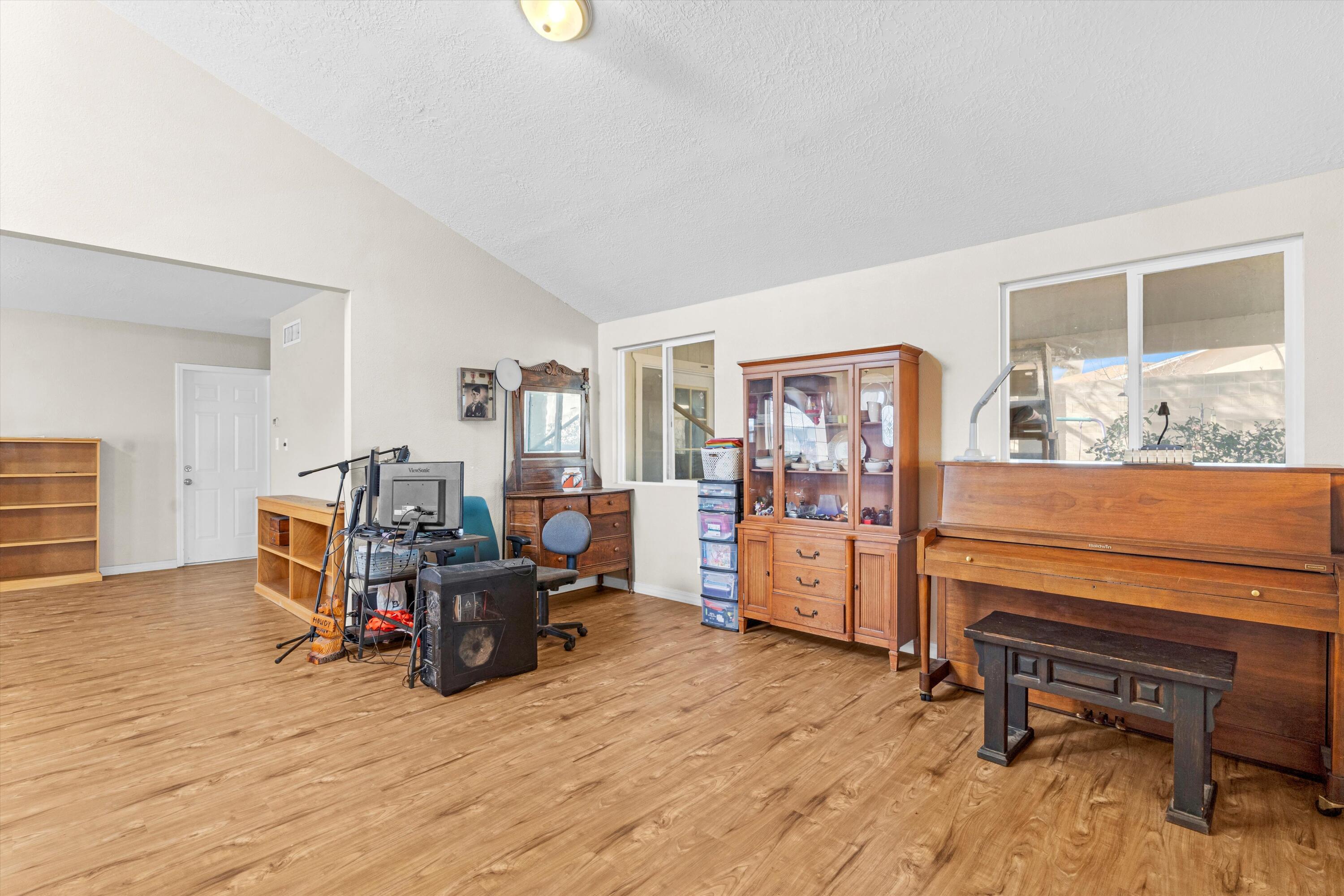 248 QUIXOTE Drive SE