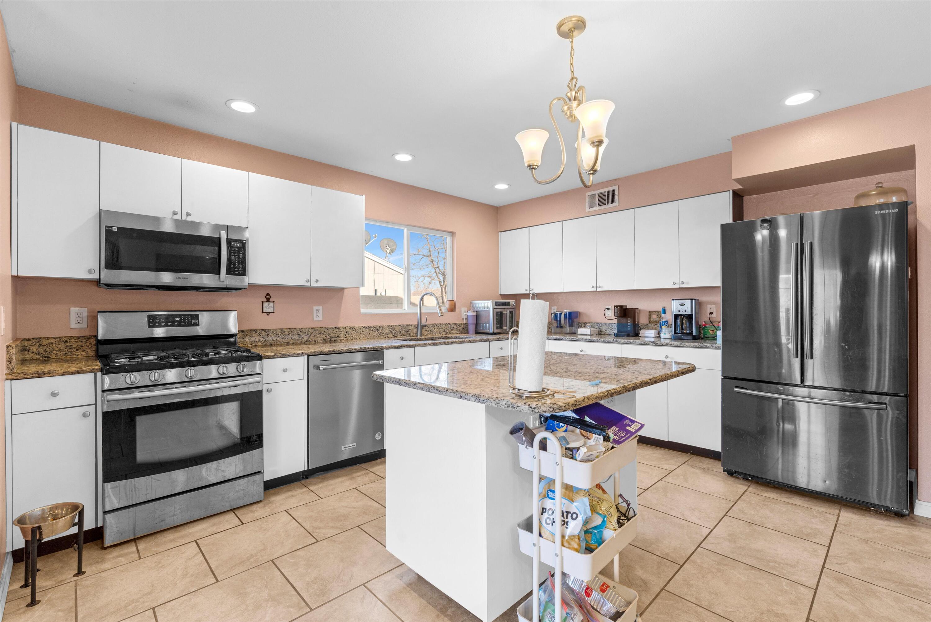 248 QUIXOTE Drive SE