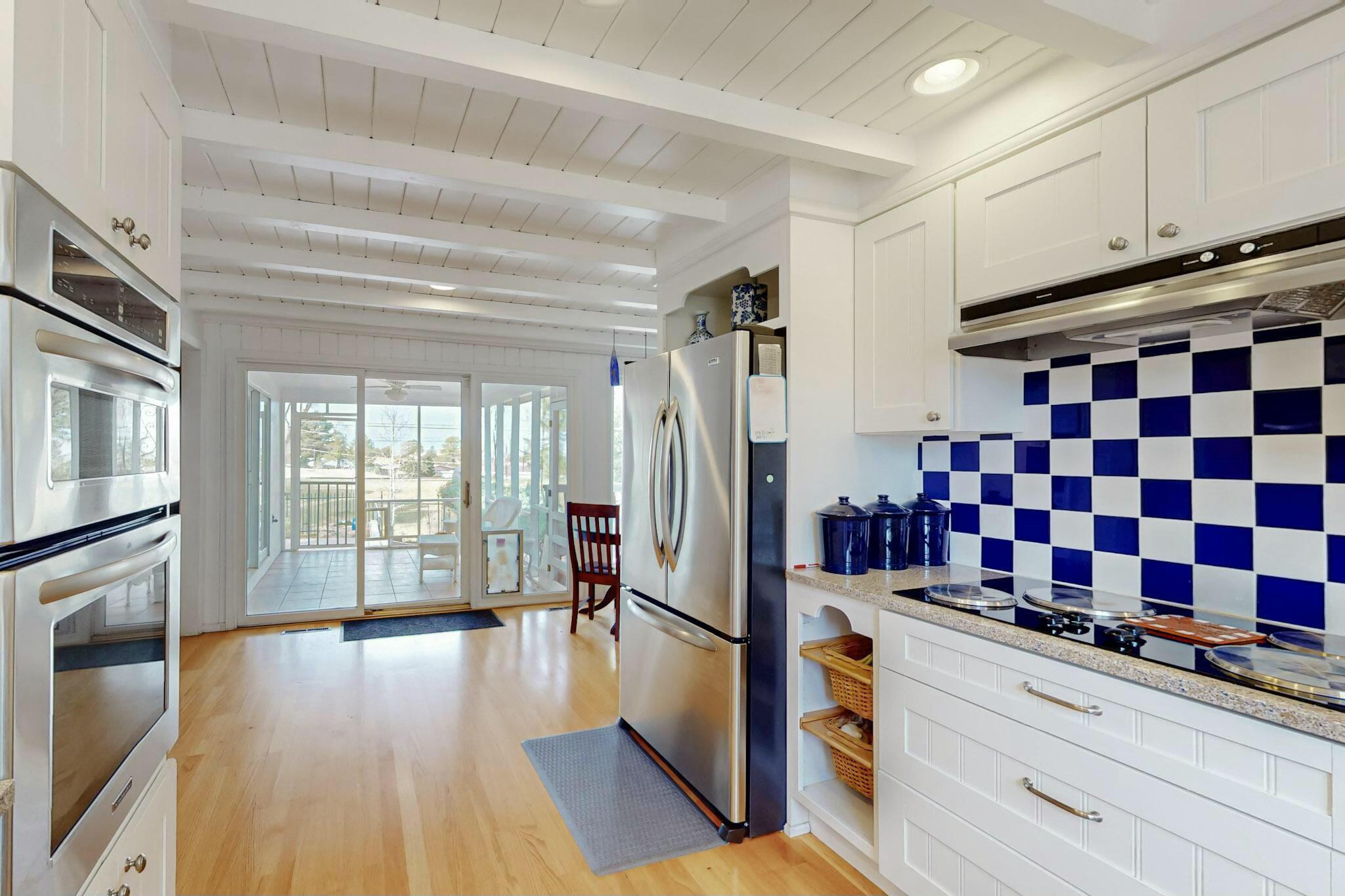 608 Running Water Circle SE