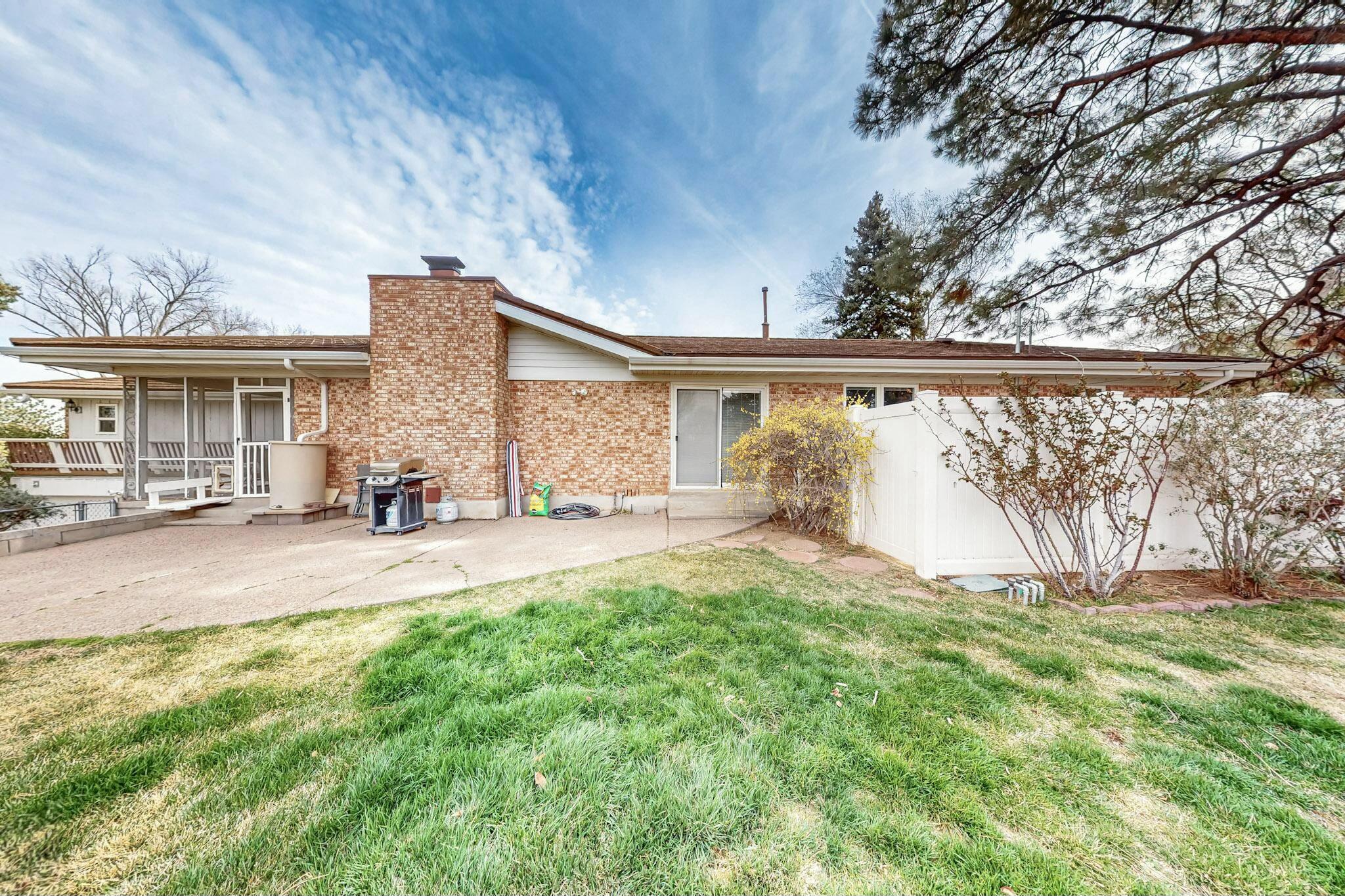 608 Running Water Circle SE