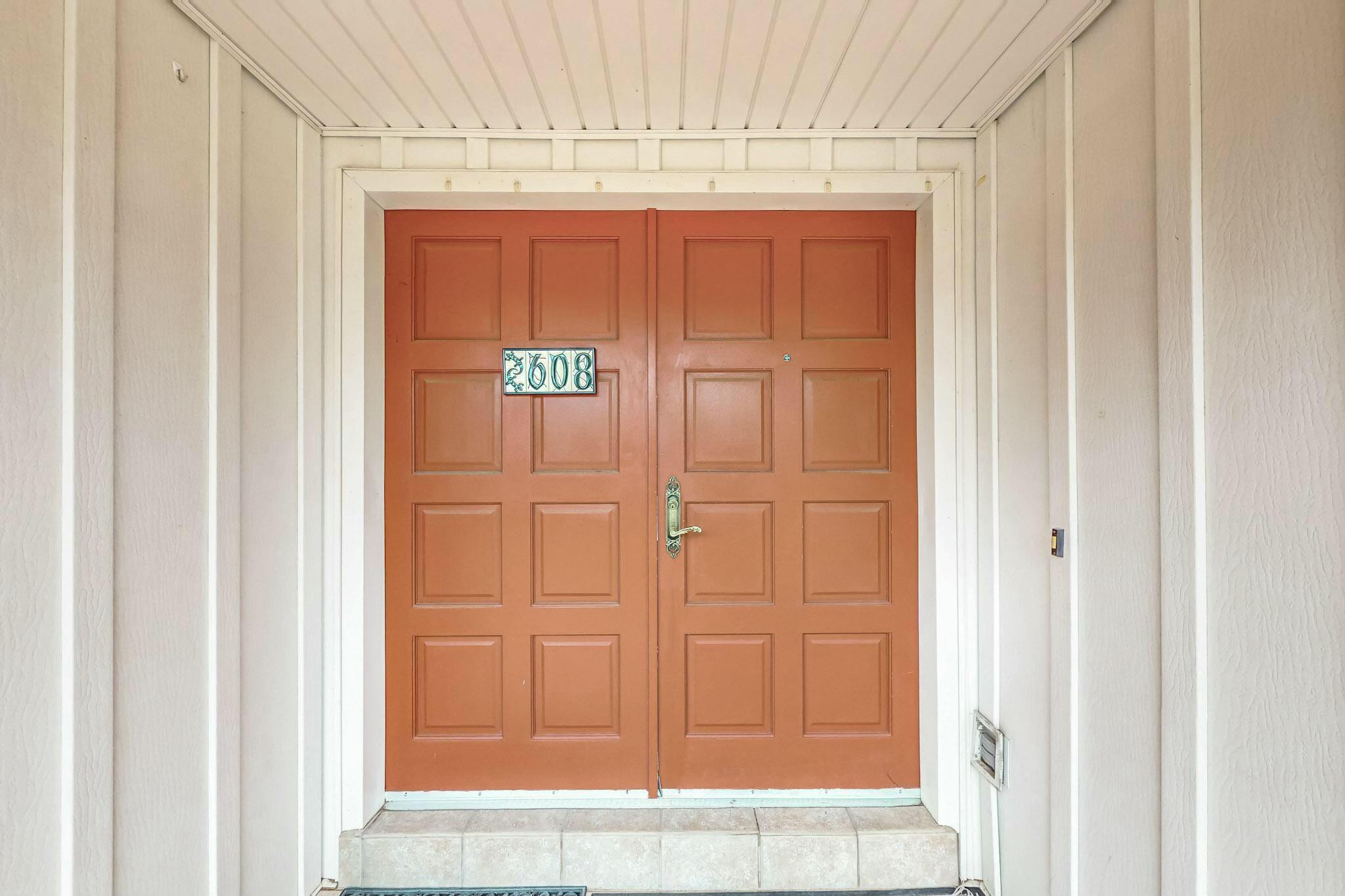 608 Running Water Circle SE