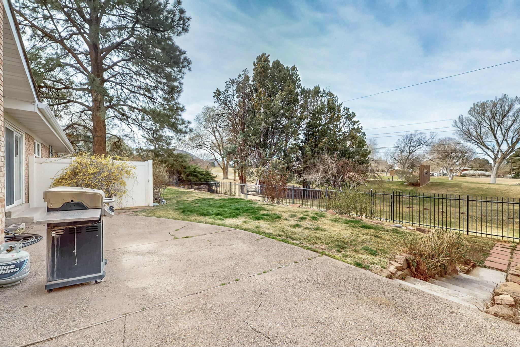 608 Running Water Circle SE