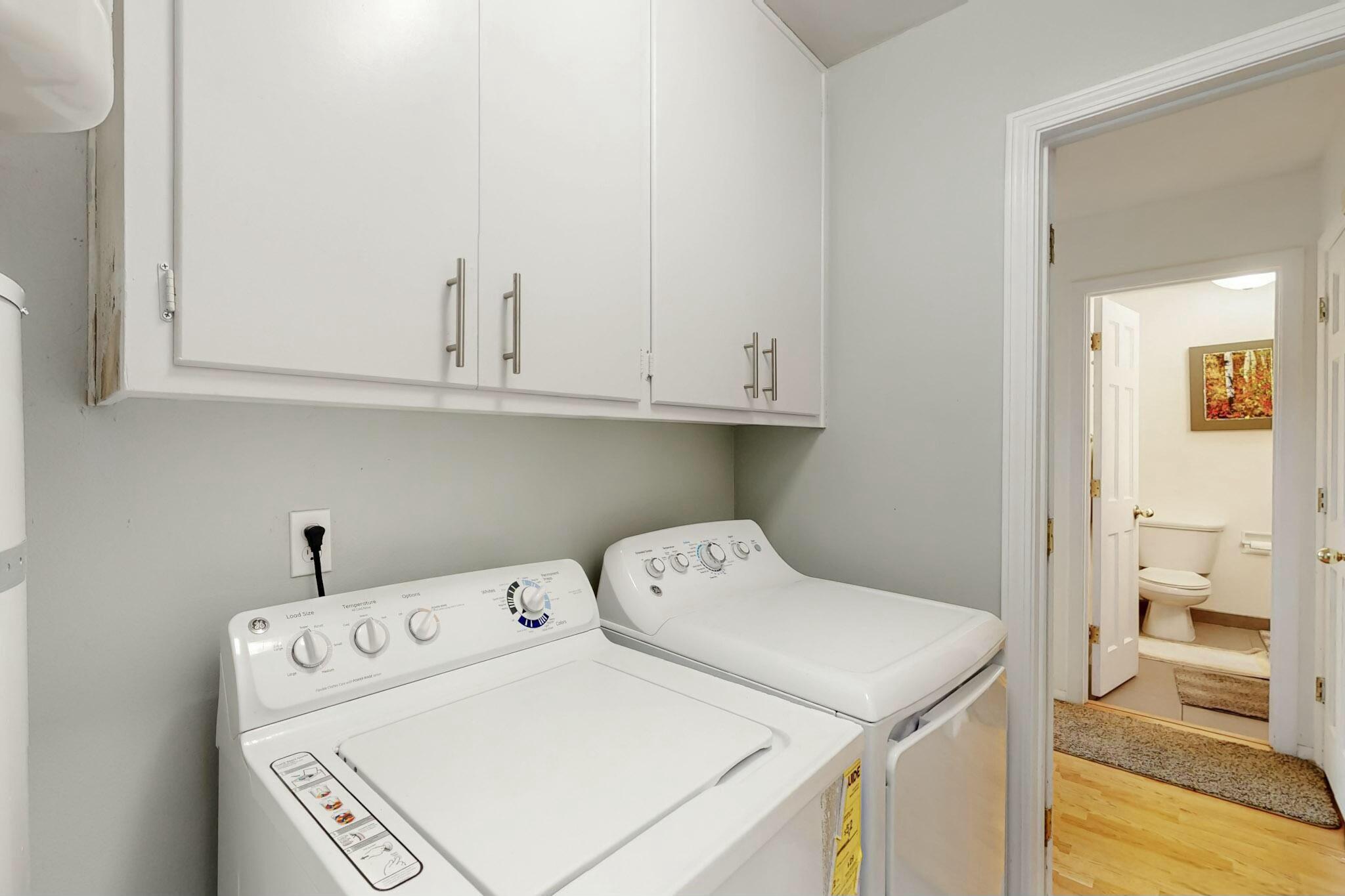 608 Running Water Circle SE