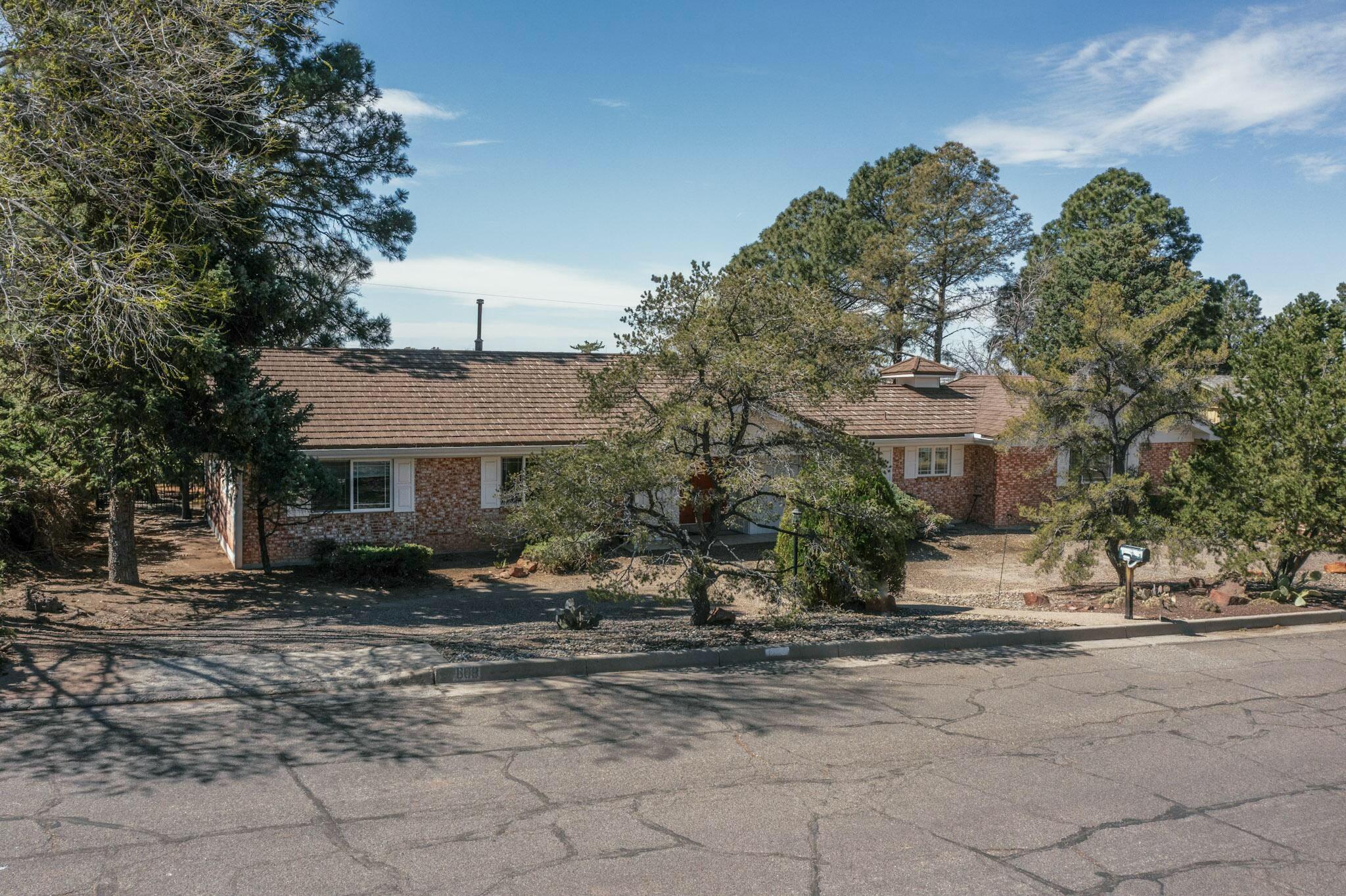 608 Running Water Circle SE