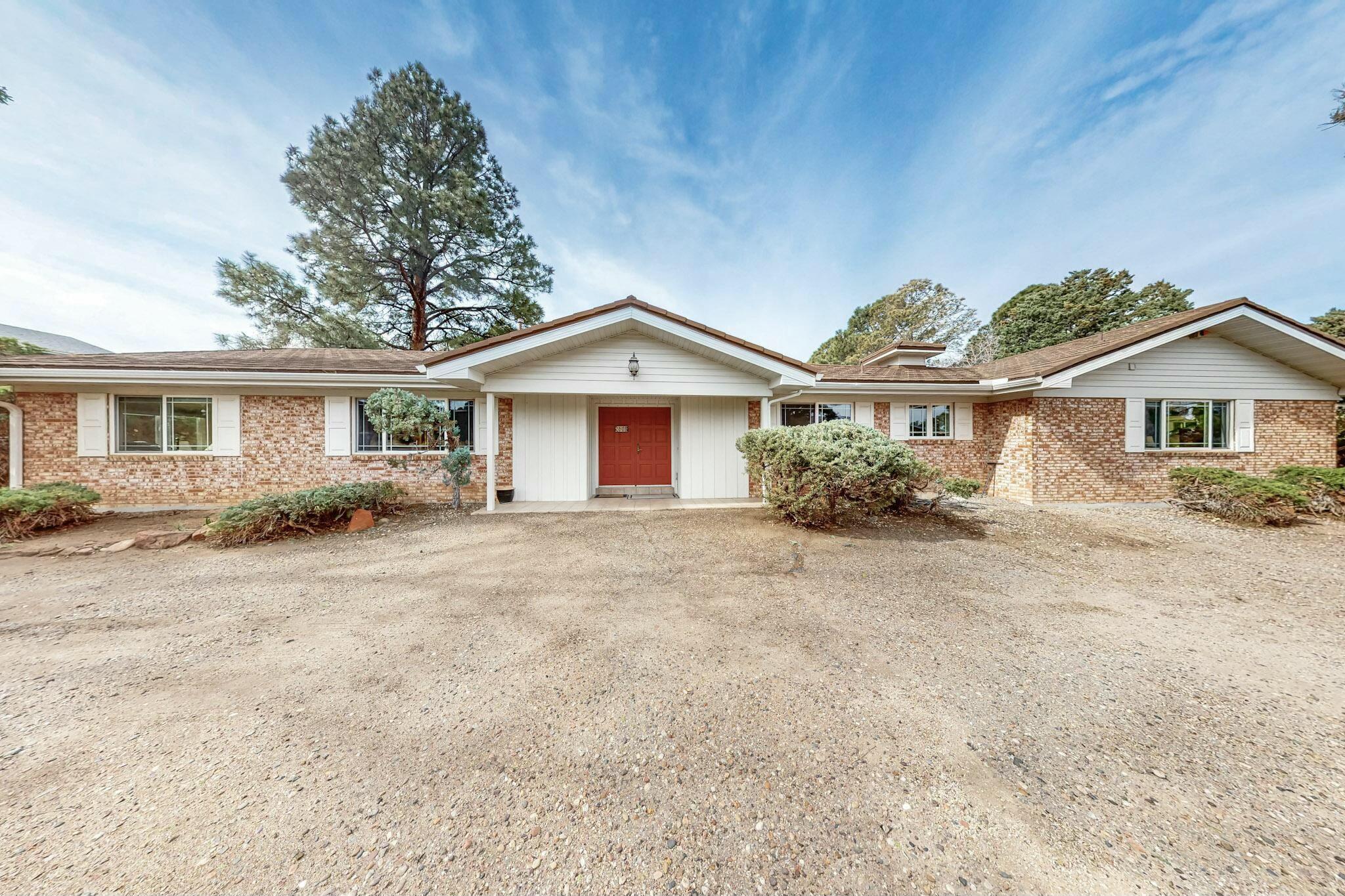 608 Running Water Circle SE