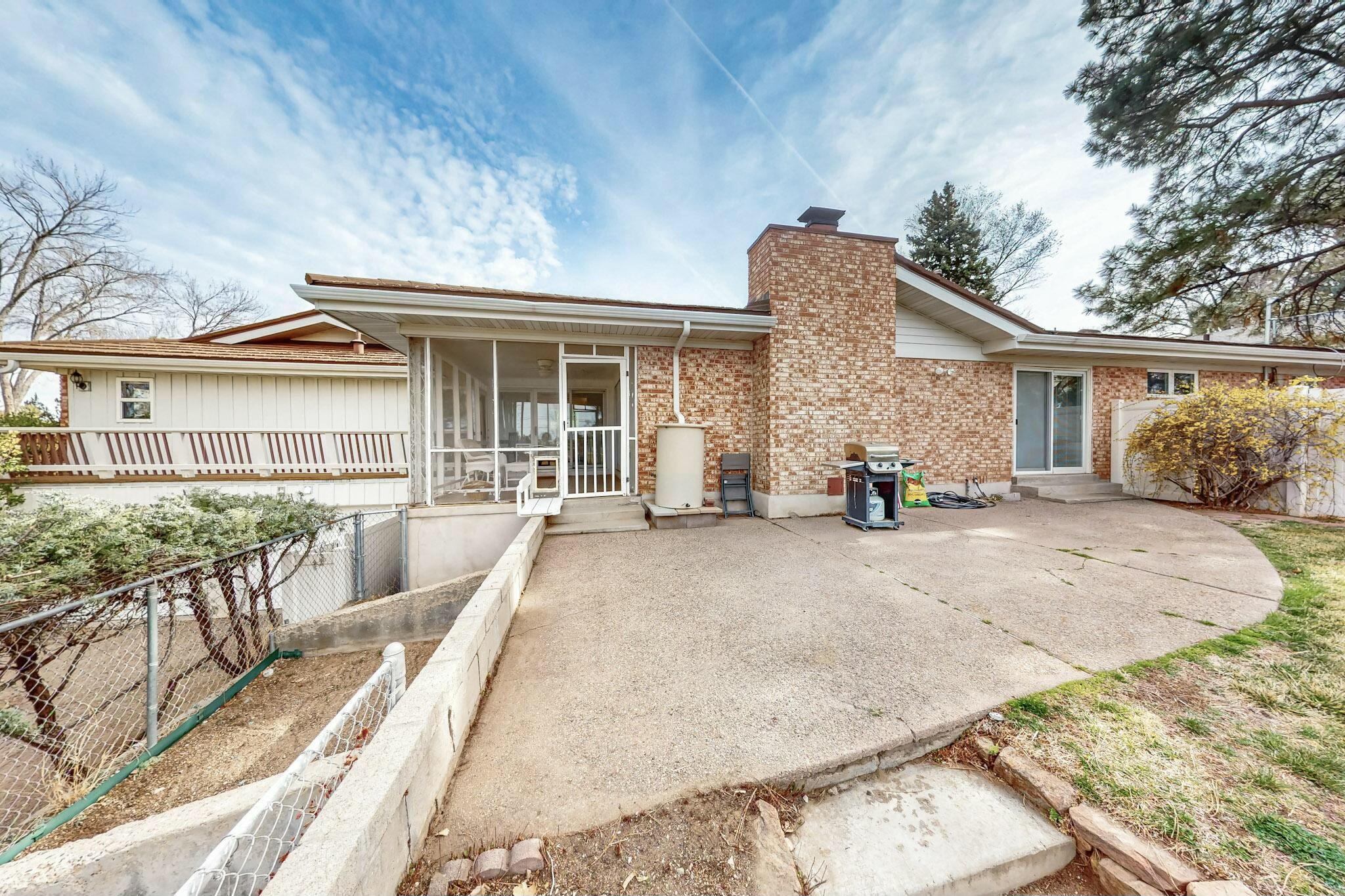 608 Running Water Circle SE