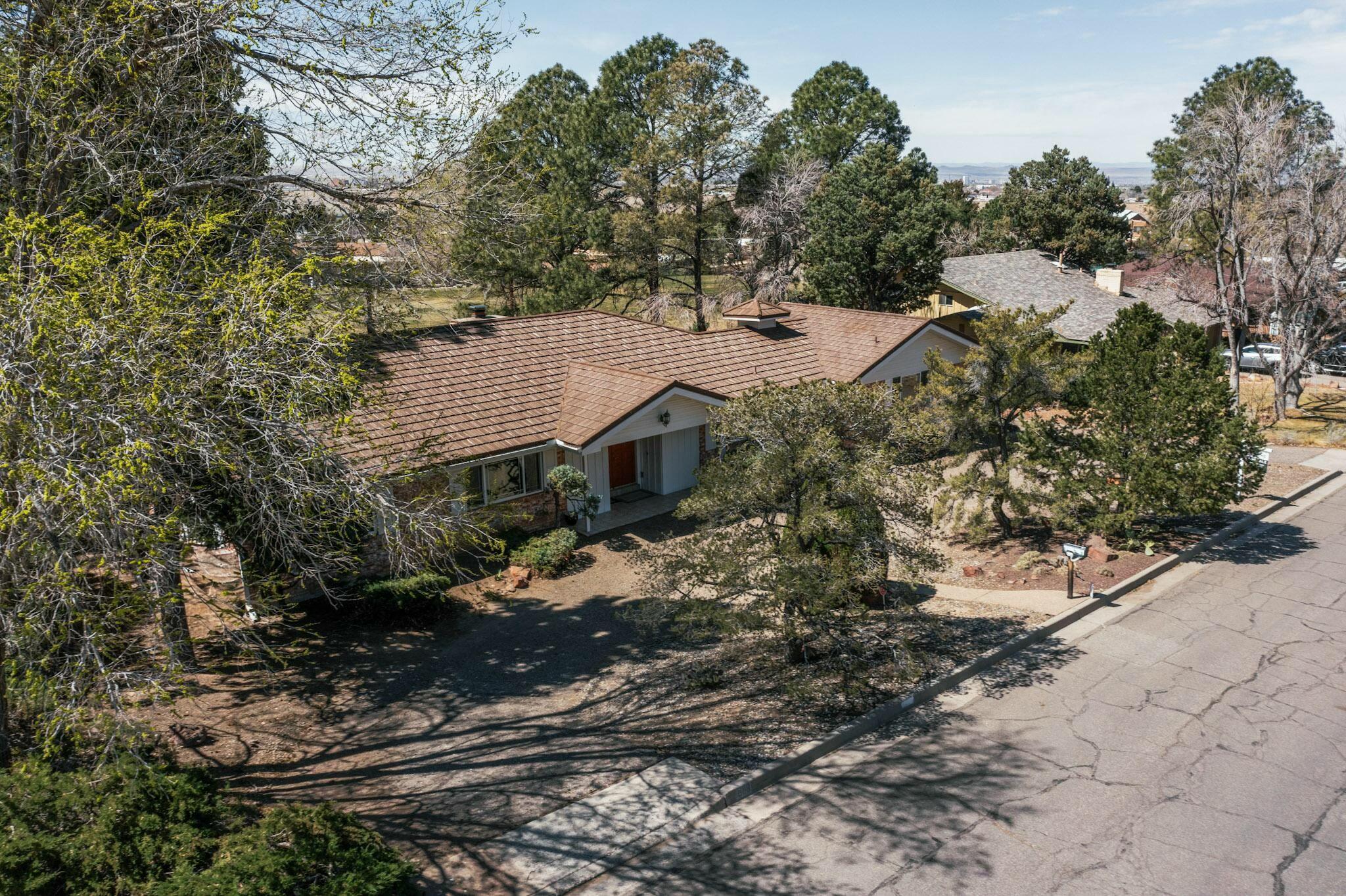 608 Running Water Circle SE