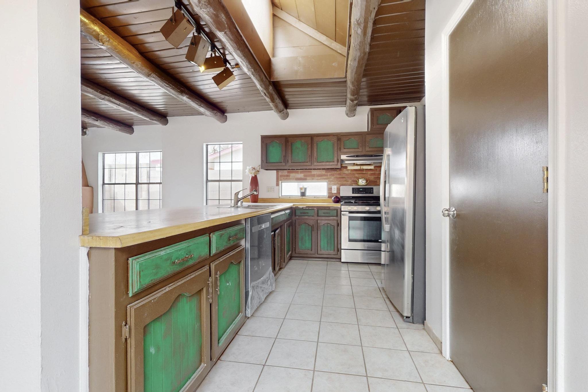 6304 FLOR DEL SOL Place NW