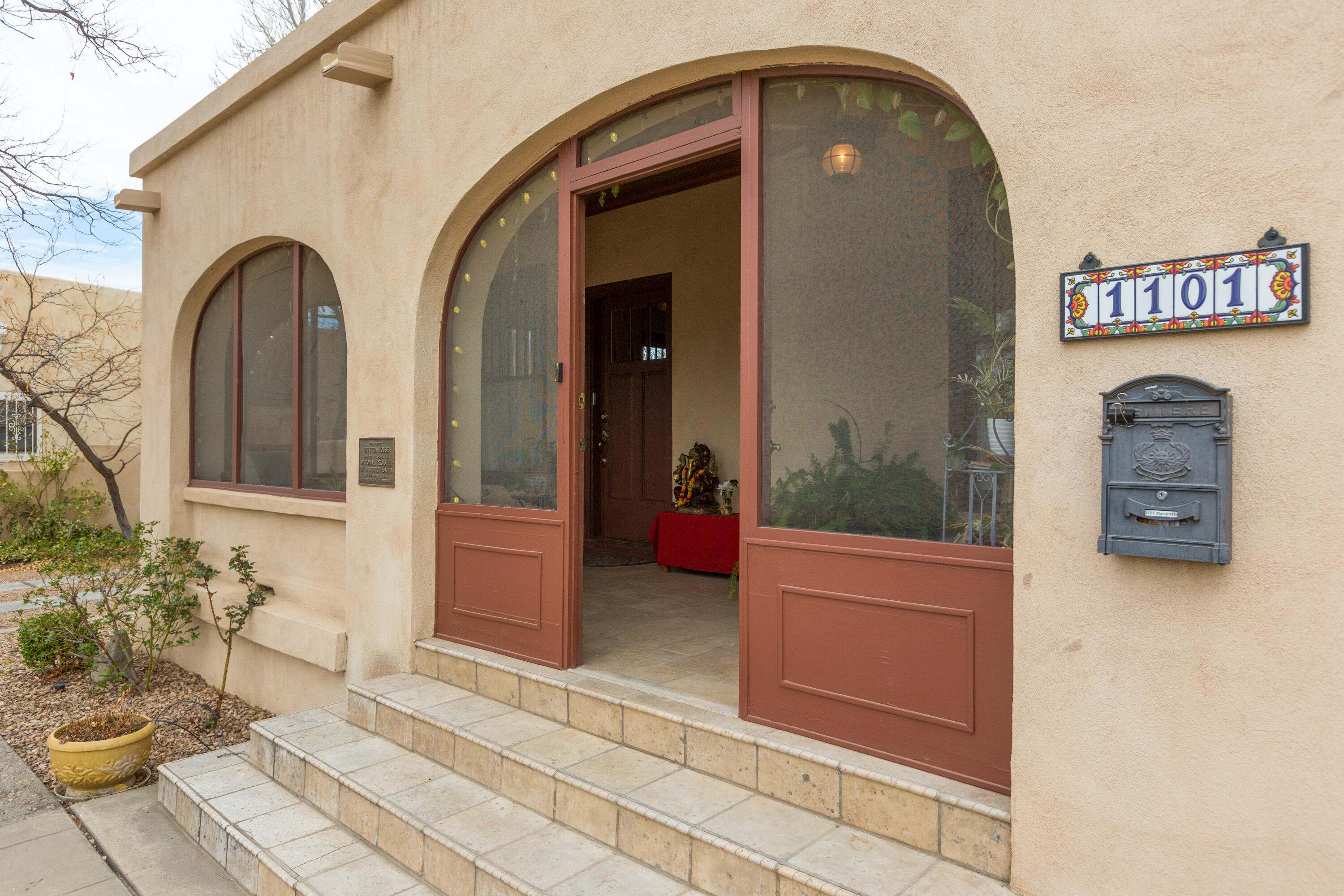 1101 MARQUETTE Avenue NW