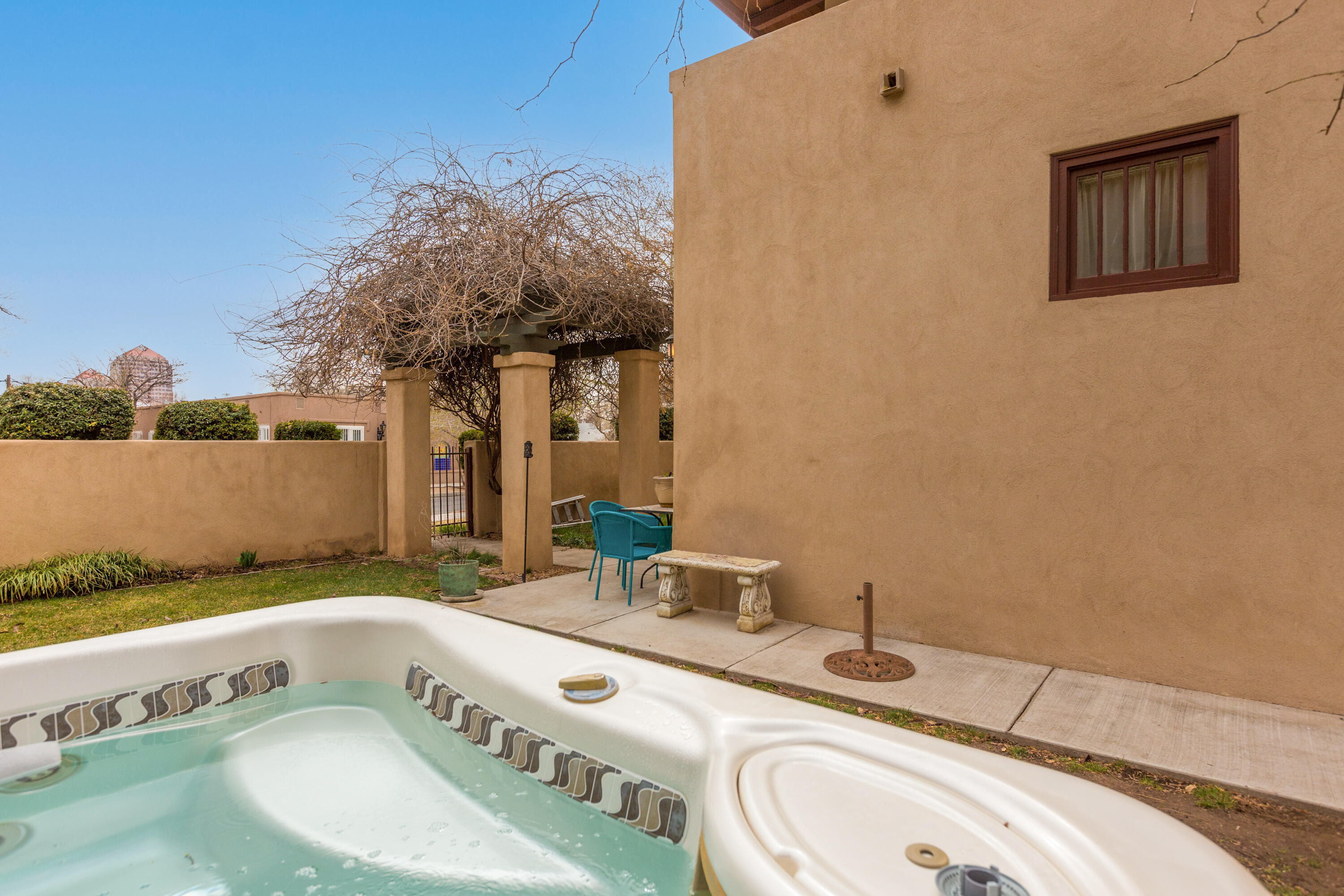 1101 MARQUETTE Avenue NW