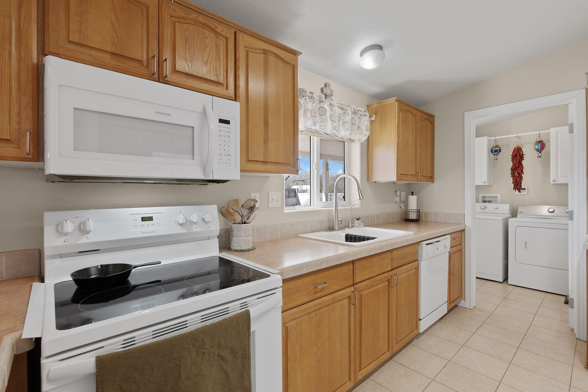 420 ROBIN MEADOW Street NW