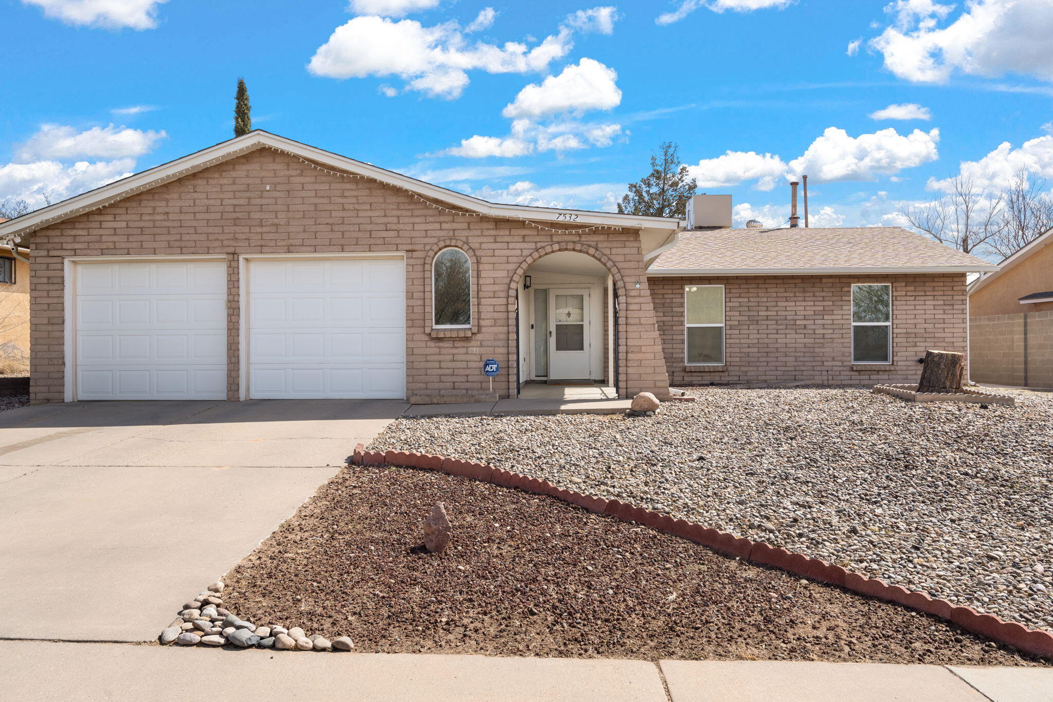 7532 CAPULIN Road NE