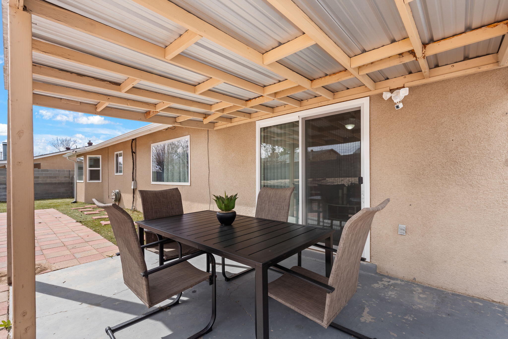 7532 CAPULIN Road NE