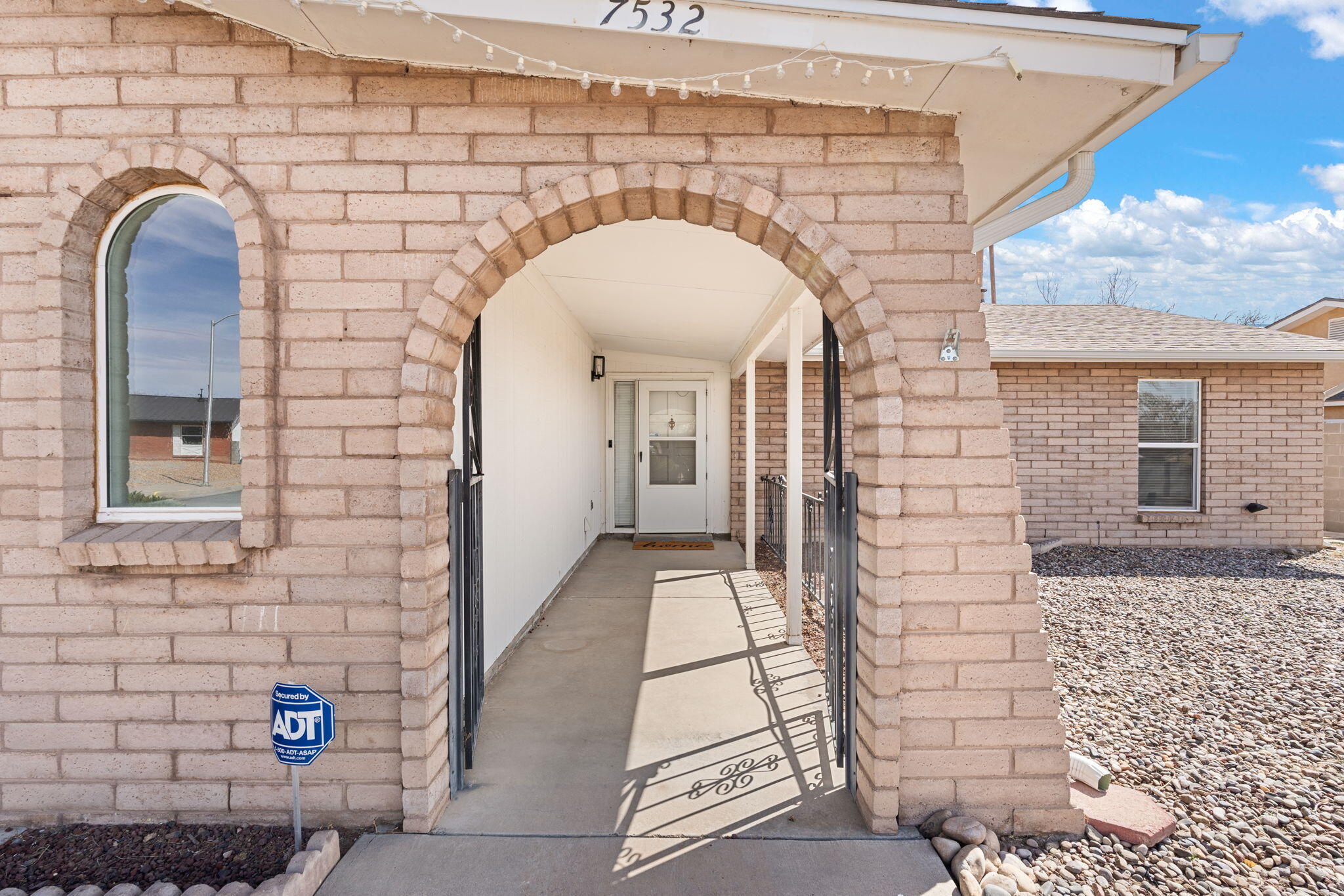 7532 CAPULIN Road NE