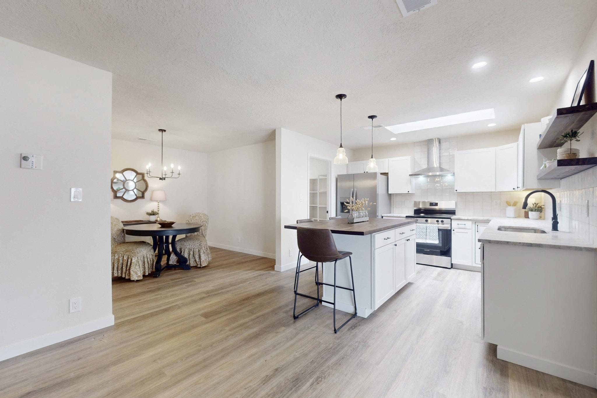 7105 HILDEGARDE Drive NE