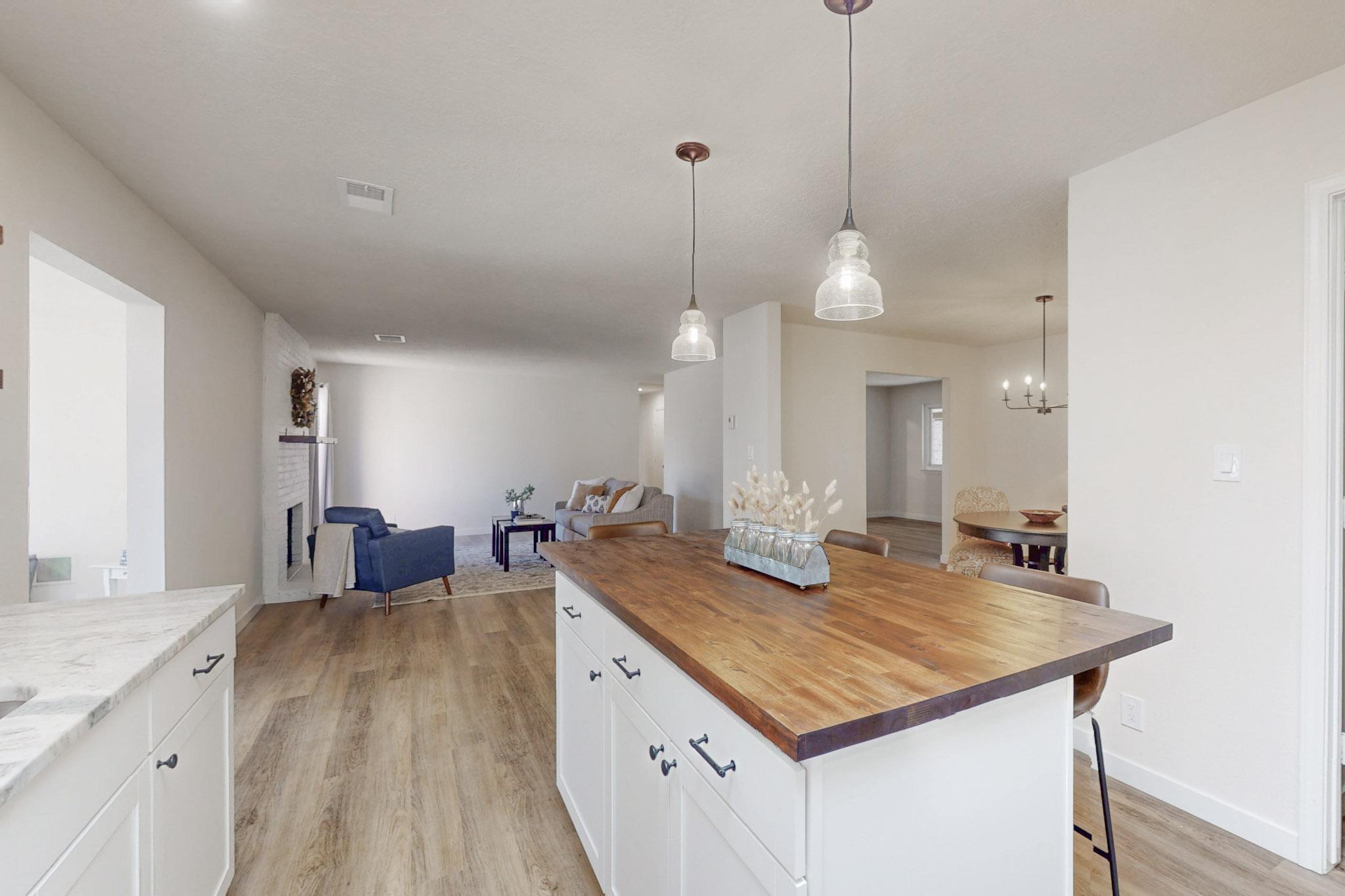 7105 HILDEGARDE Drive NE